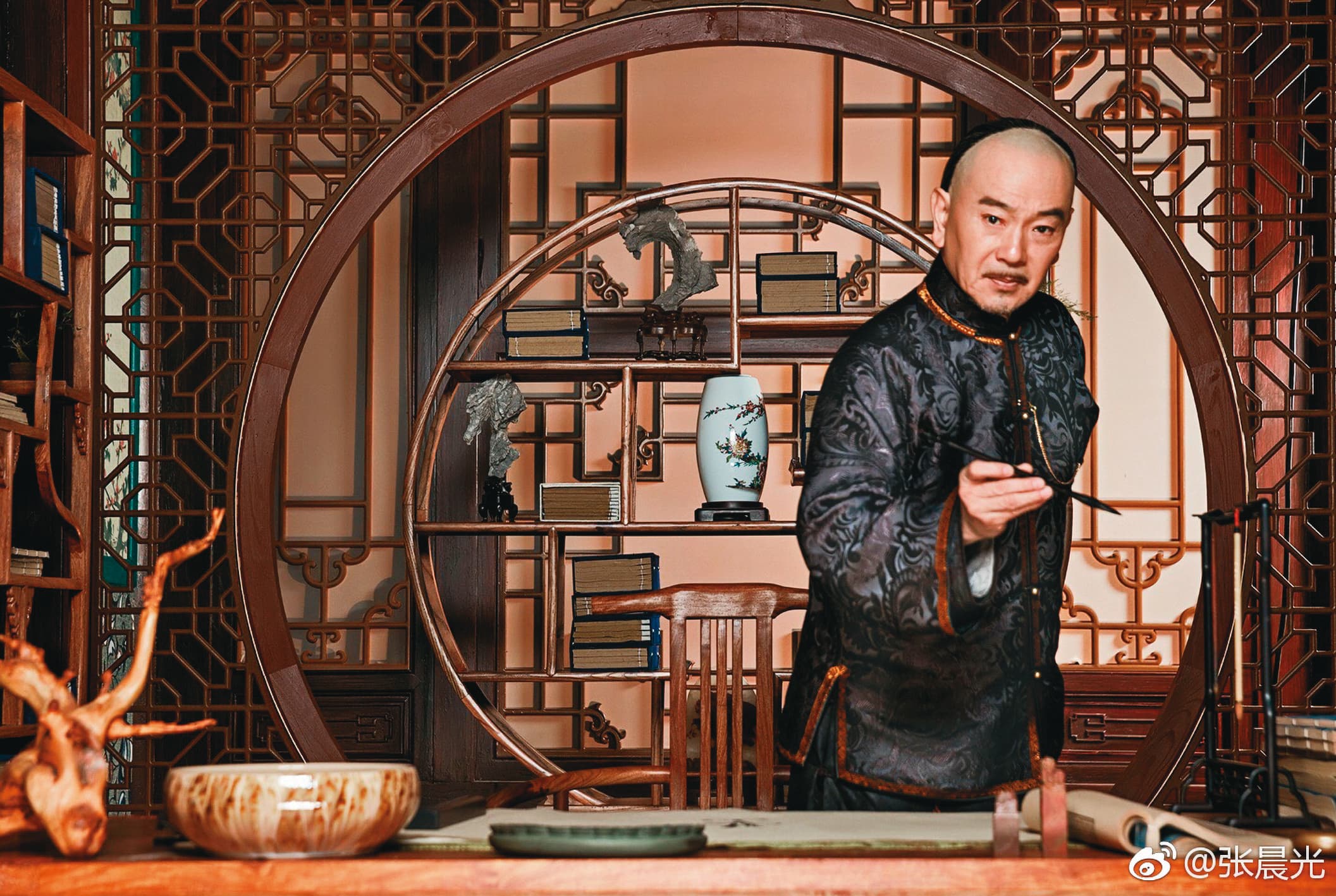 張晨光在大陸發展多年,2018年時憑著《那年花開月正圓》人氣暴漲,隨後片約更是不曾停過。(翻攝自江蘇衛視官網)