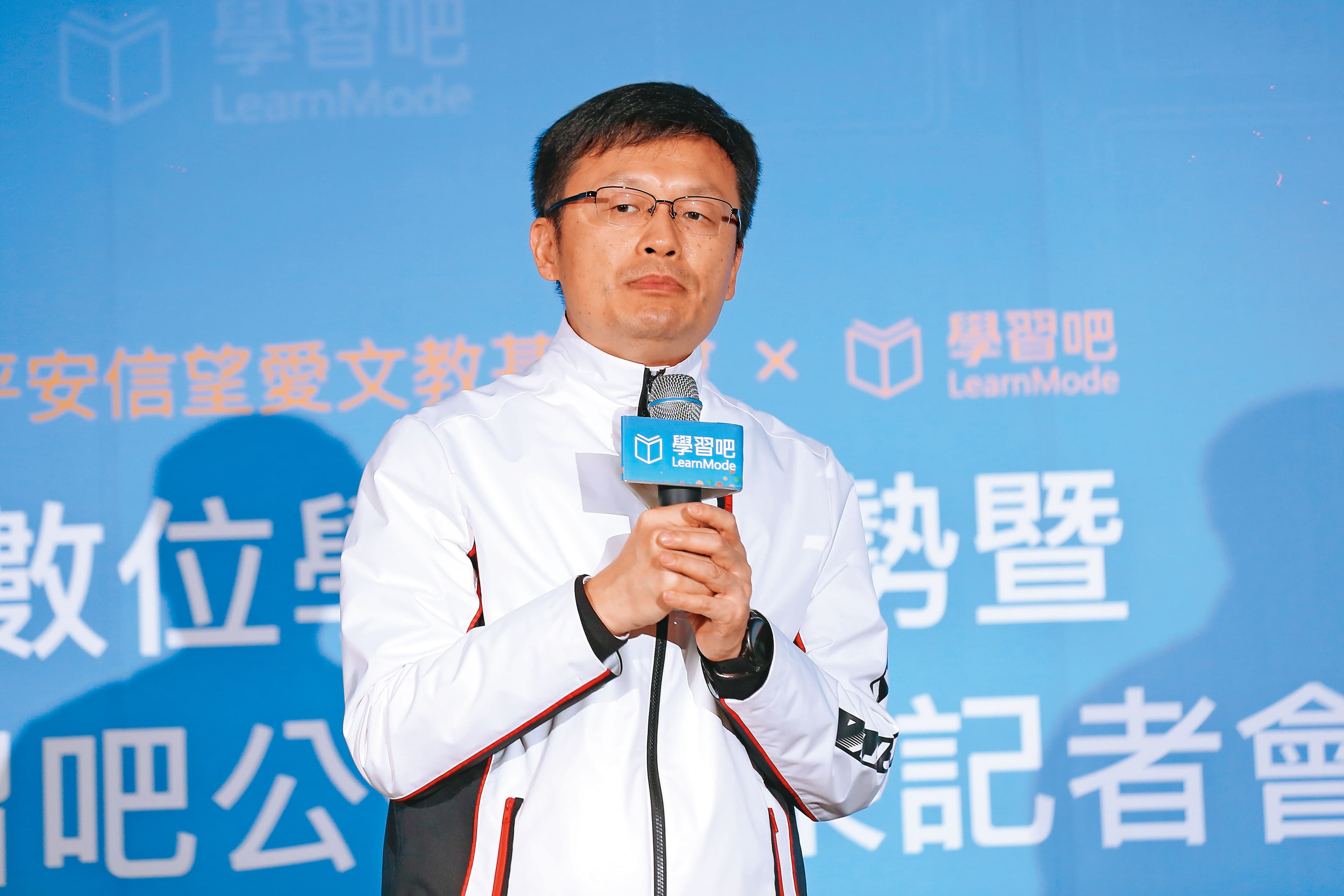 張明文擔任桃園縣教育處長時,遭控圖利私校,被地檢署依貪汙罪嫌起訴。