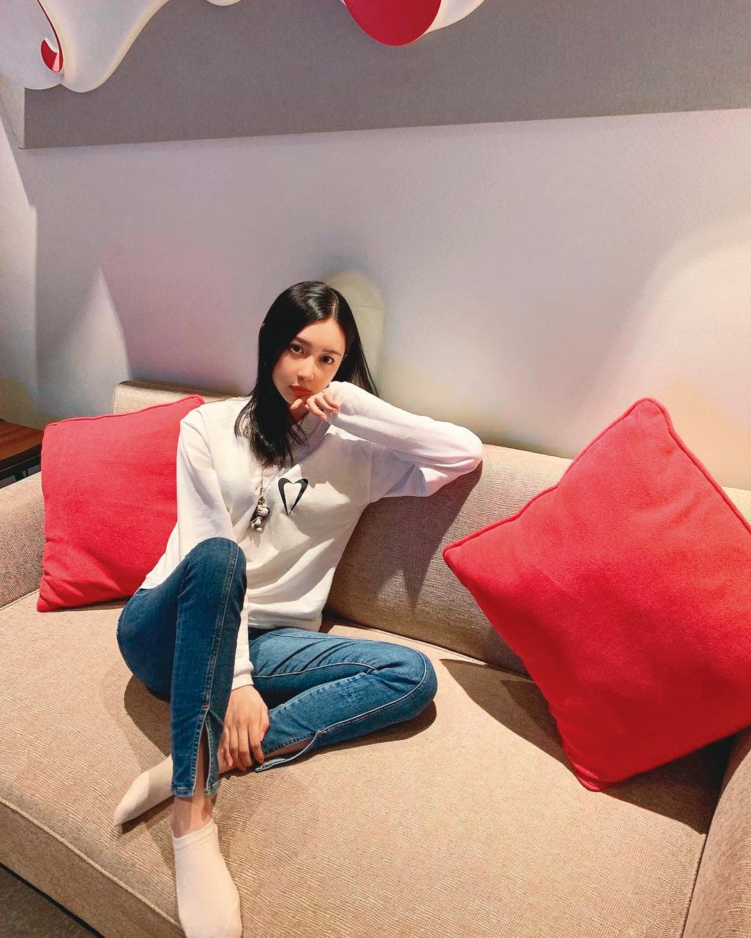 Luna因應流言婚姻不睦,特別秀照反擊。(翻攝自lunaaay IG)
