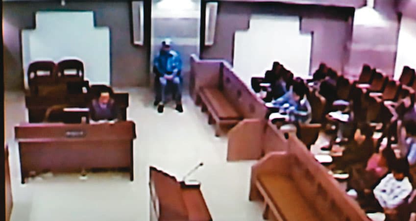 弒父案審理期間,凶手的母親曾寫信請求法官判兒子死刑、為民除害。(翻攝畫面)