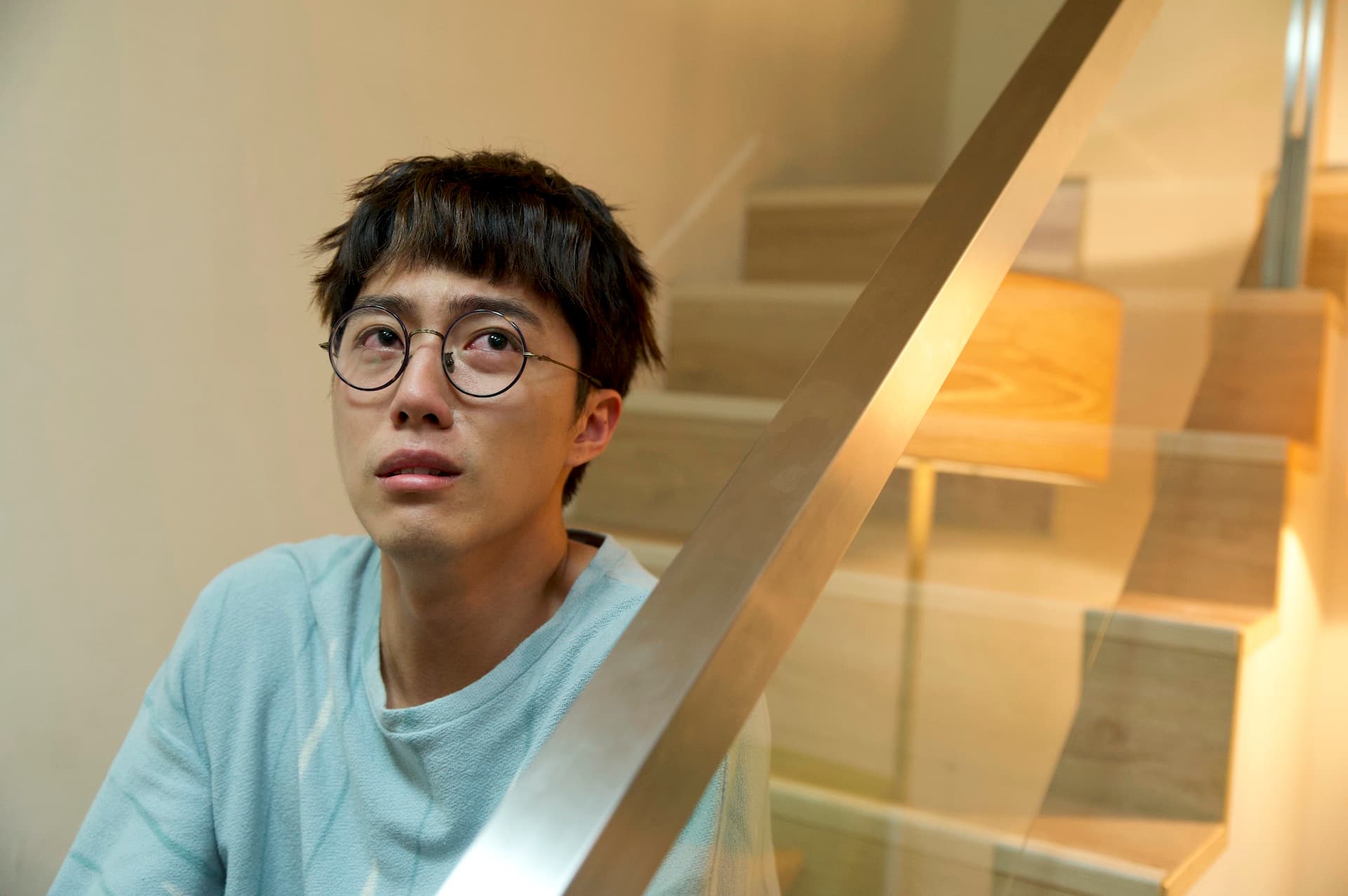 蔡凡熙以為失去心愛的牠,蹲角落爆哭。(七十六号原子提供)