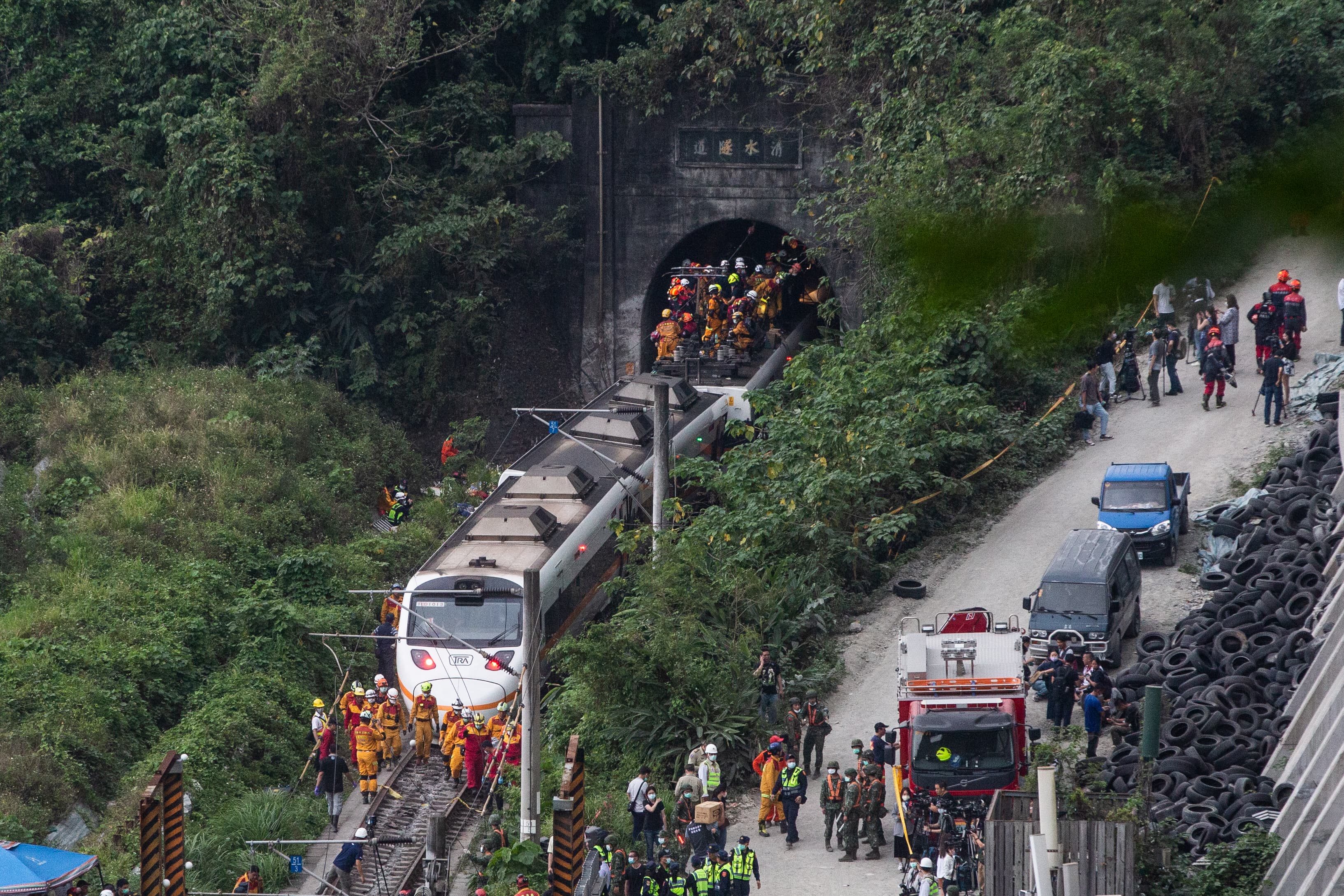 台鐵發生重大交通事故,依法開設勸募專戶的主管機關為衛福部。