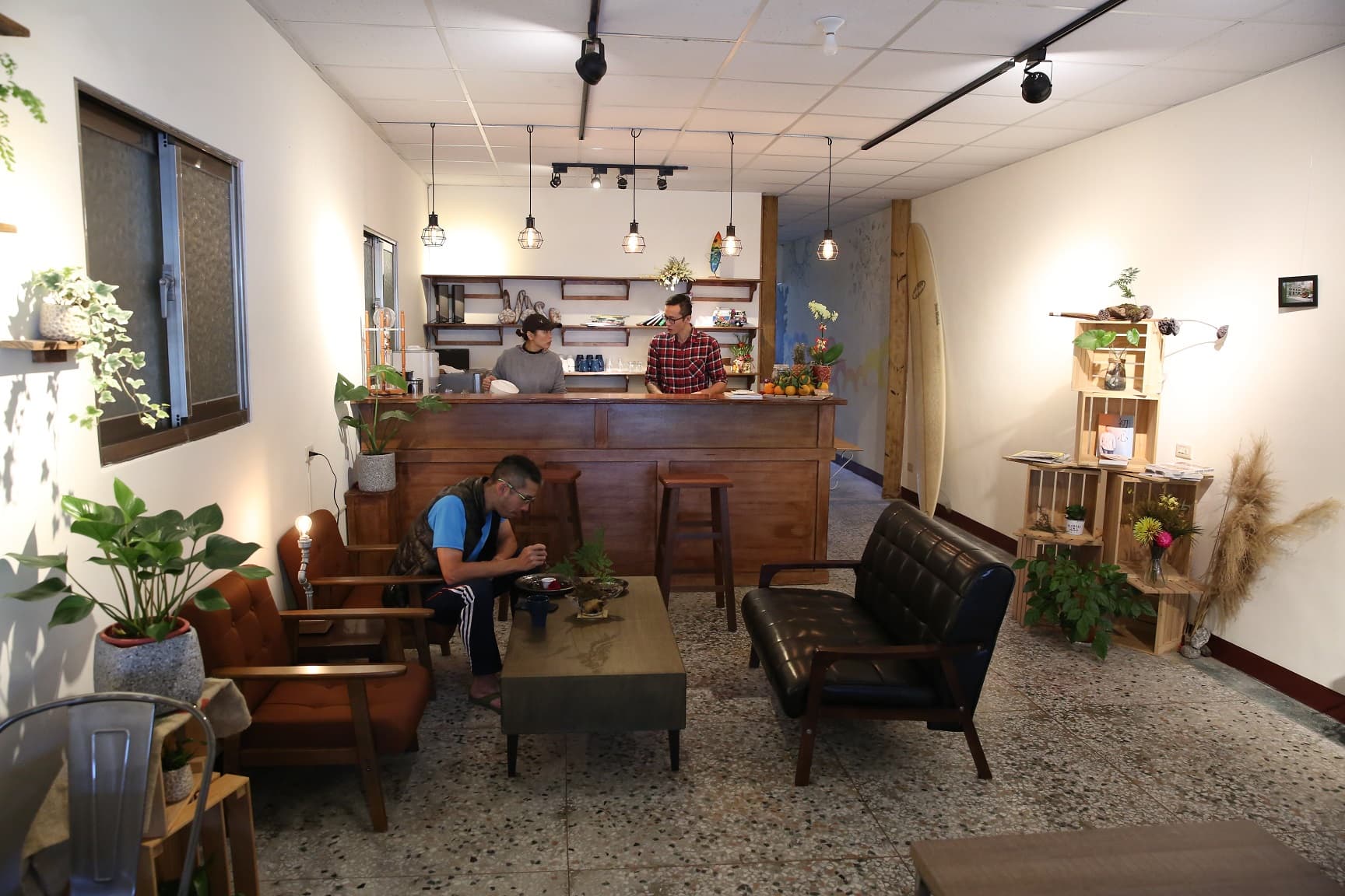 小店頗有文青風格，座位數不多但都能坐滿。