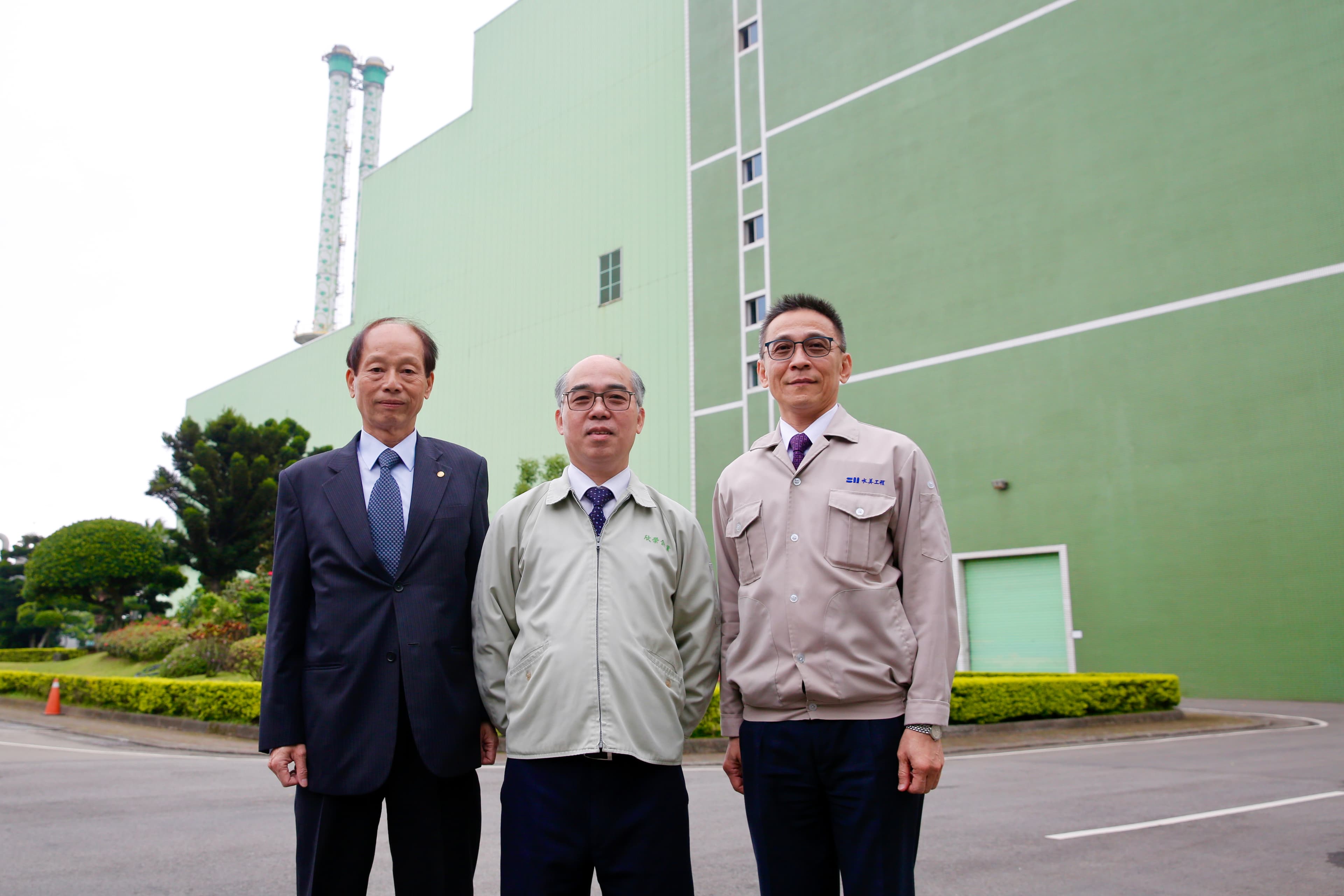 為讓外界更了解旗下轉投資事業,相關企業主管也特別現身說明。左起為長榮鋼鐵副總葉佳全、欣榮董事長張萬全、水美工程總經理林仁明。