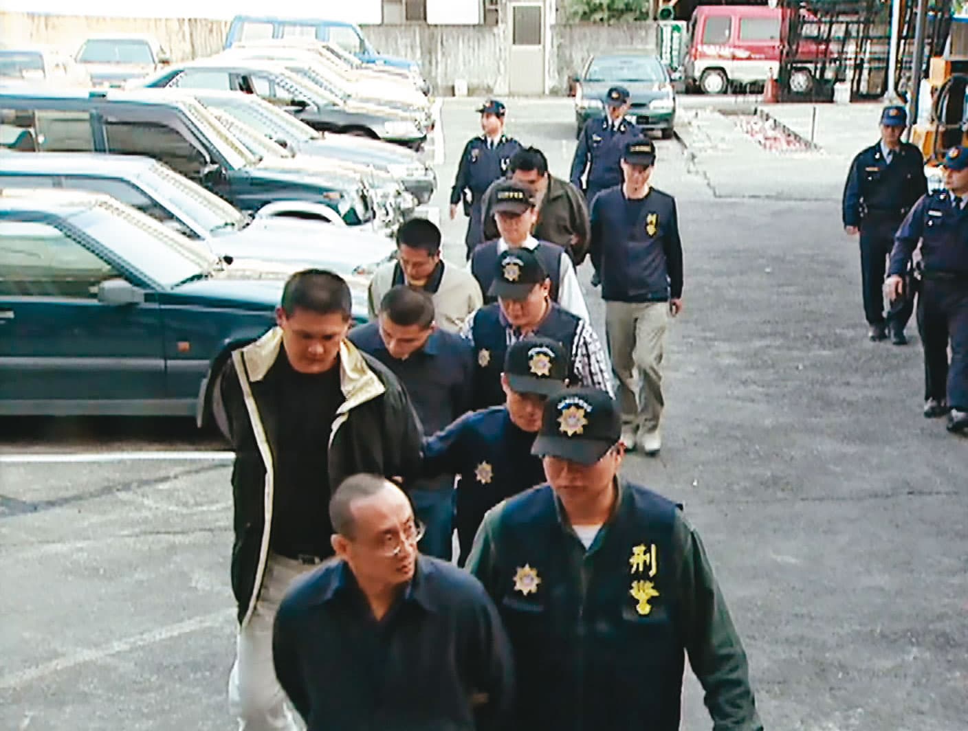 新北市警局新店分局靠死者託夢,循線逮捕六名焚屍凶手。(東森新聞提供)