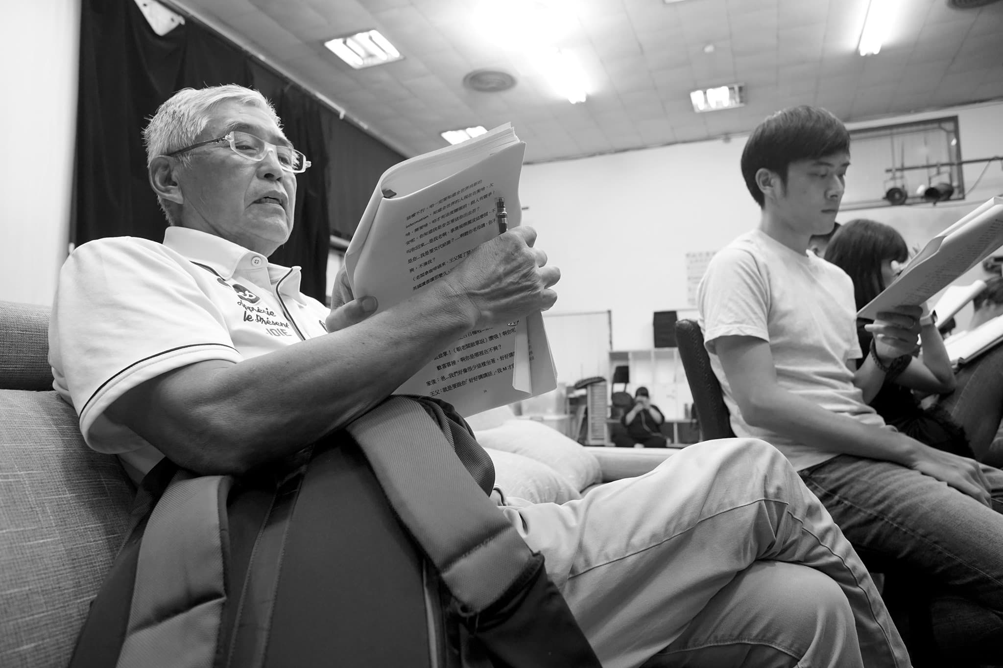 柯一正（左）與王為在《人間條件6》就演過父子，王為笑說這次再合作已經很有默契。（翻攝自綠光劇團）