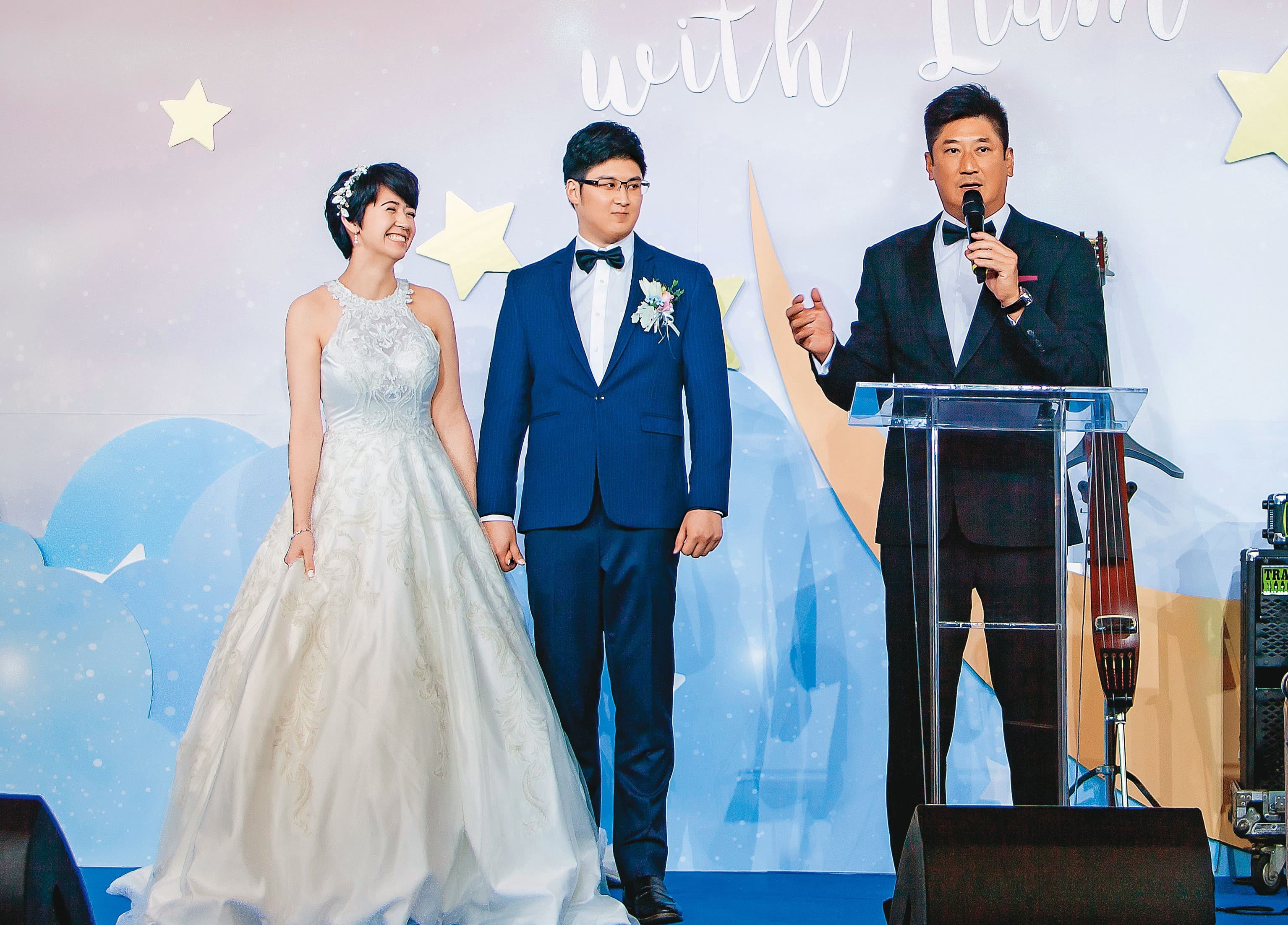 中信慈善基金會董事長辜仲諒(右)推動PLG職籃第6隊,將由兒子辜昱銓(中)出任領隊。(讀者提供)