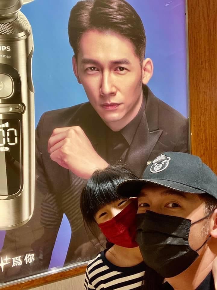 溫昇豪只有在重要節日才會曬與女兒合照。(翻攝自溫昇豪臉書)