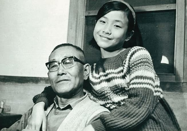 魏父生三個女兒,魏海敏說父親與她感情最好。(魏海敏提供)