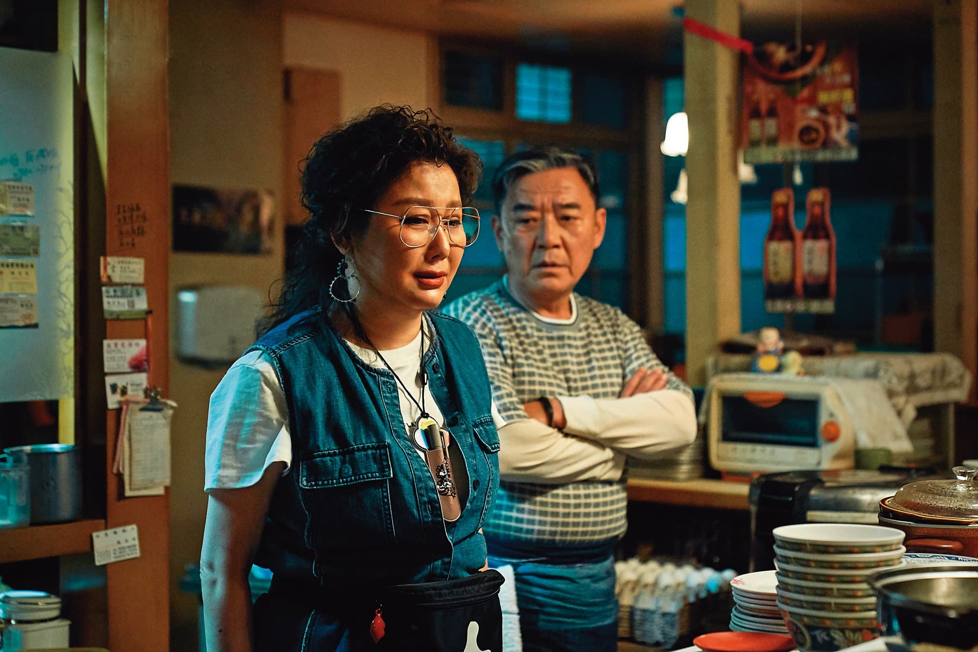 藍心湄(左)、李立群(右)等大咖客串《創業》,知名演員超過70人。(可米傳媒提供)