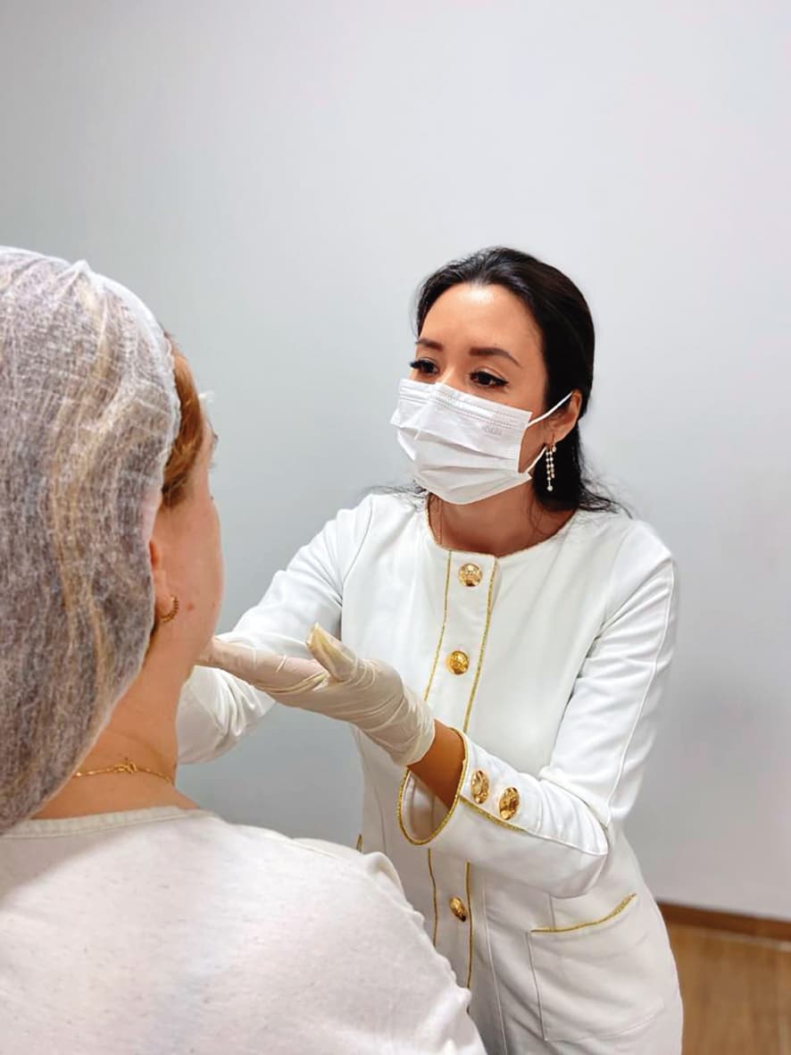 離開台灣演藝圈後,Liz就回巴拉圭結婚並念醫學,目前已是一位整形醫師。
