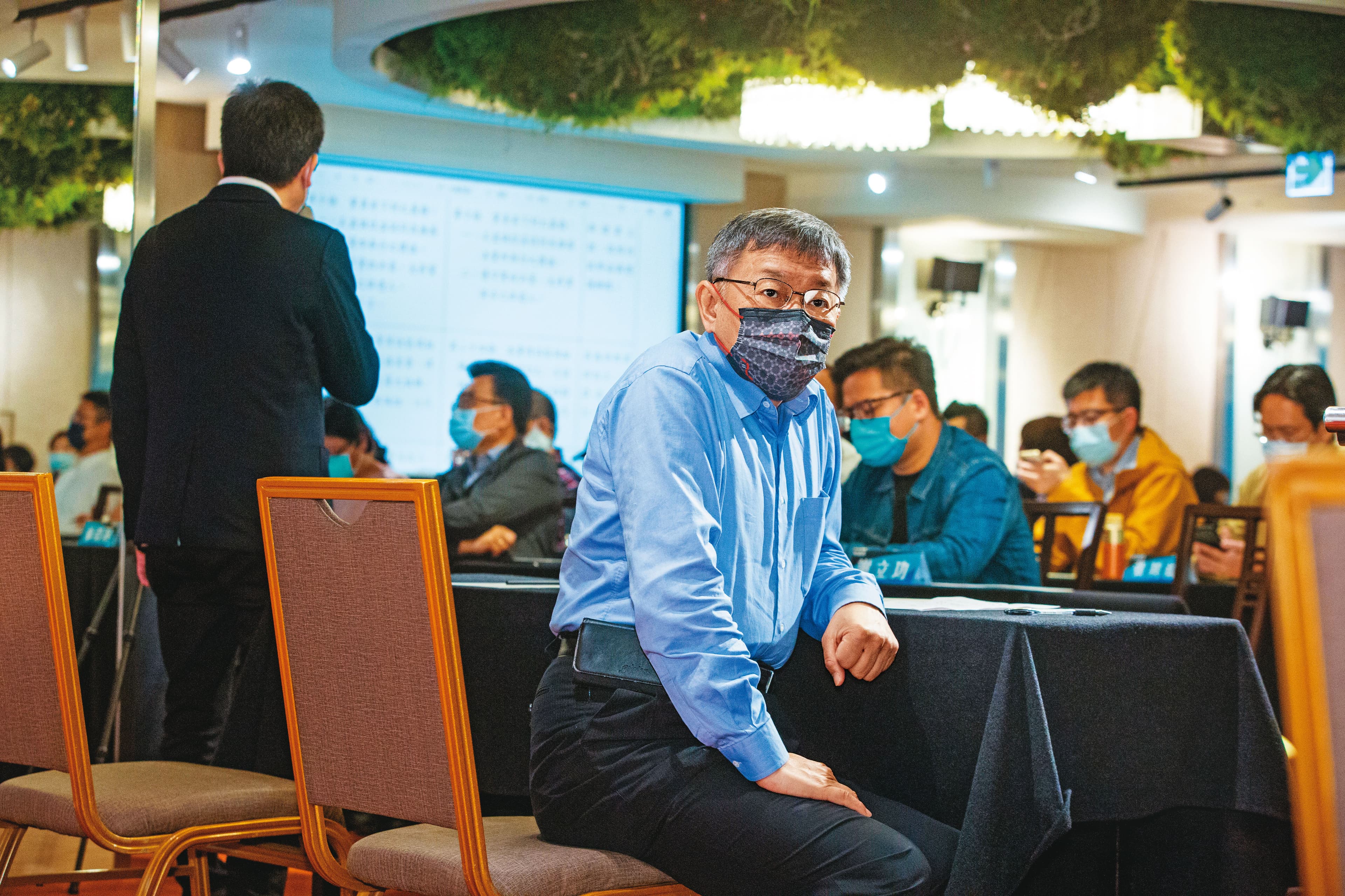 柯文哲曾在內部進行國族認同調查,不但核心幹部的統獨光譜是中間偏獨,多數人也認為民眾黨的光譜應落在中間偏獨。