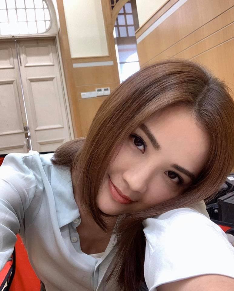 阿Sa與鄭中基「宣布結婚離婚同一天」的經典事件,至今仍是傳奇。(翻攝蔡卓妍臉書)