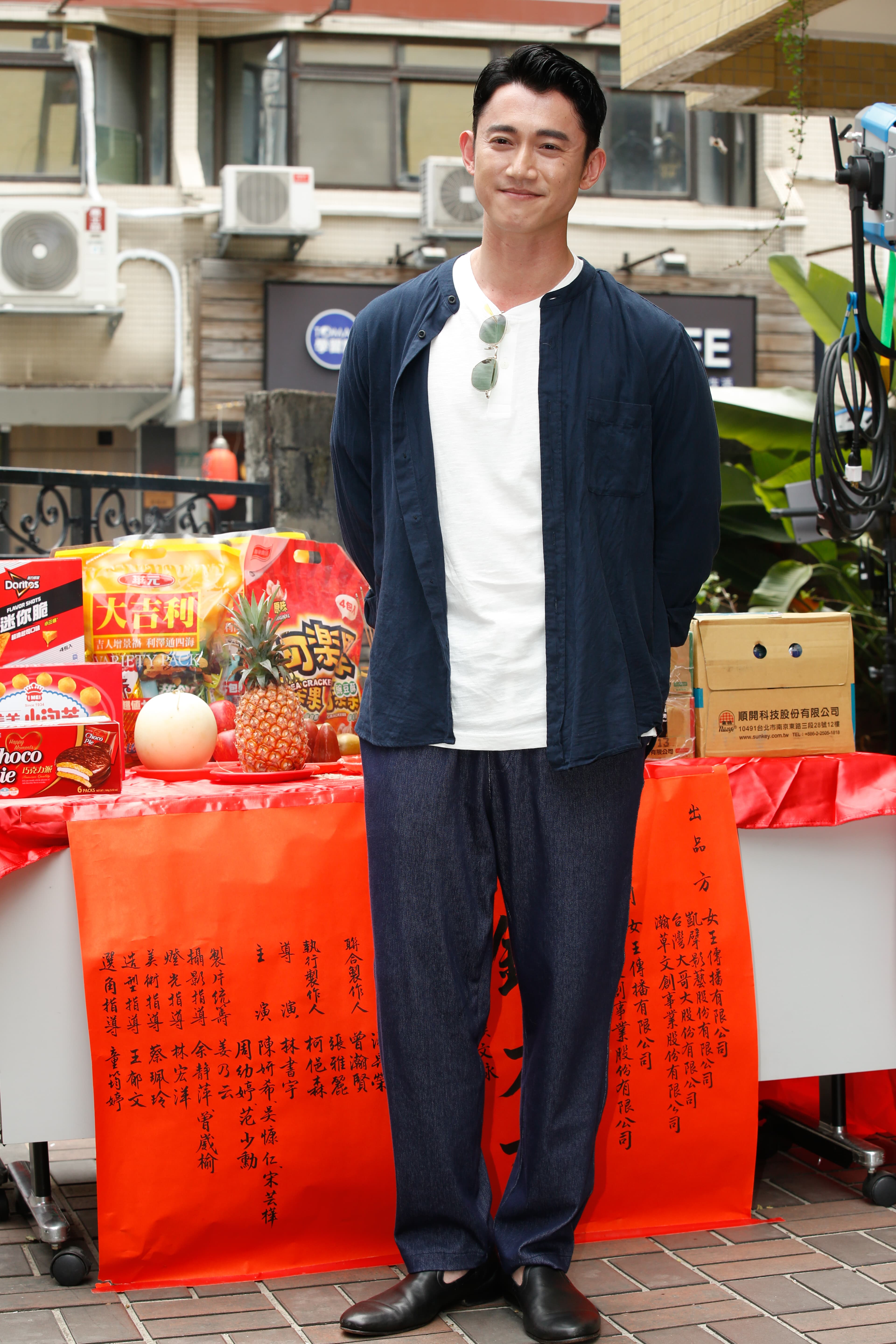 吳慷仁22日早上才出院,感謝愛人邵雨薇急帶他去看醫生。