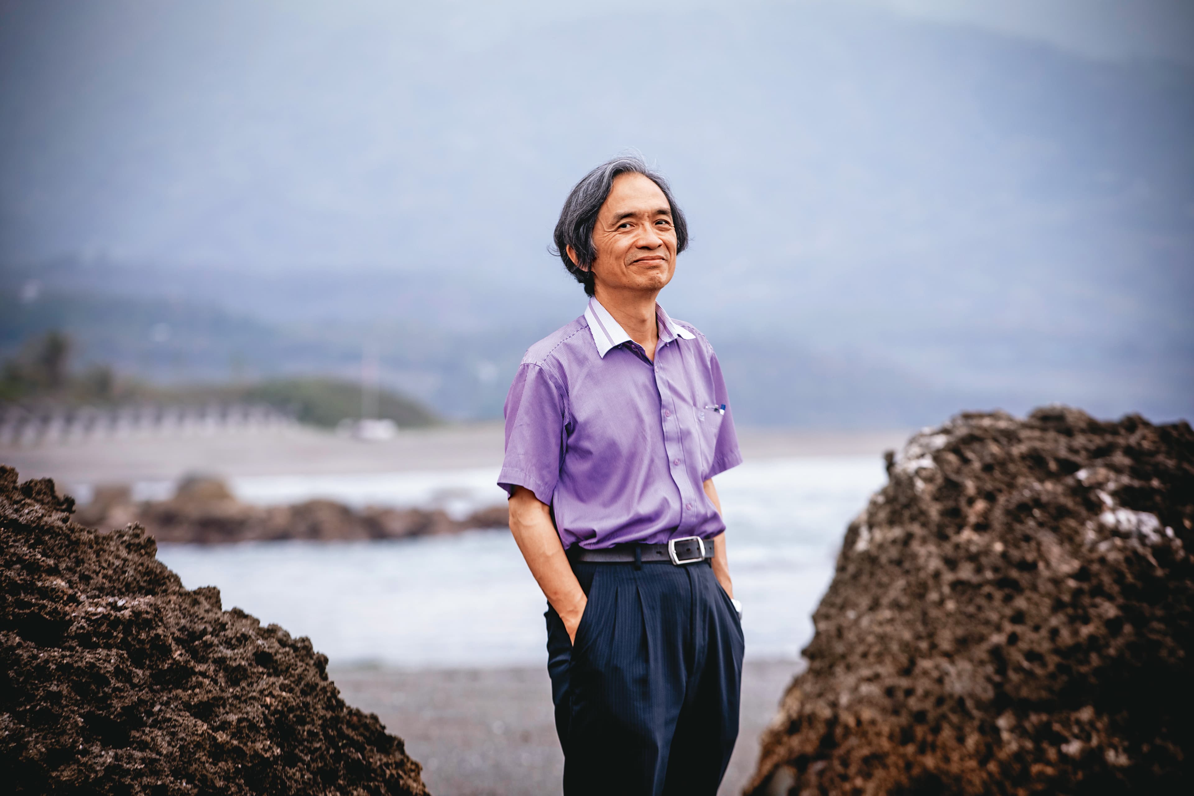 無神論的江盛說死後骨灰撒大海即可,家人嫌麻煩的話丟到垃圾桶也行。