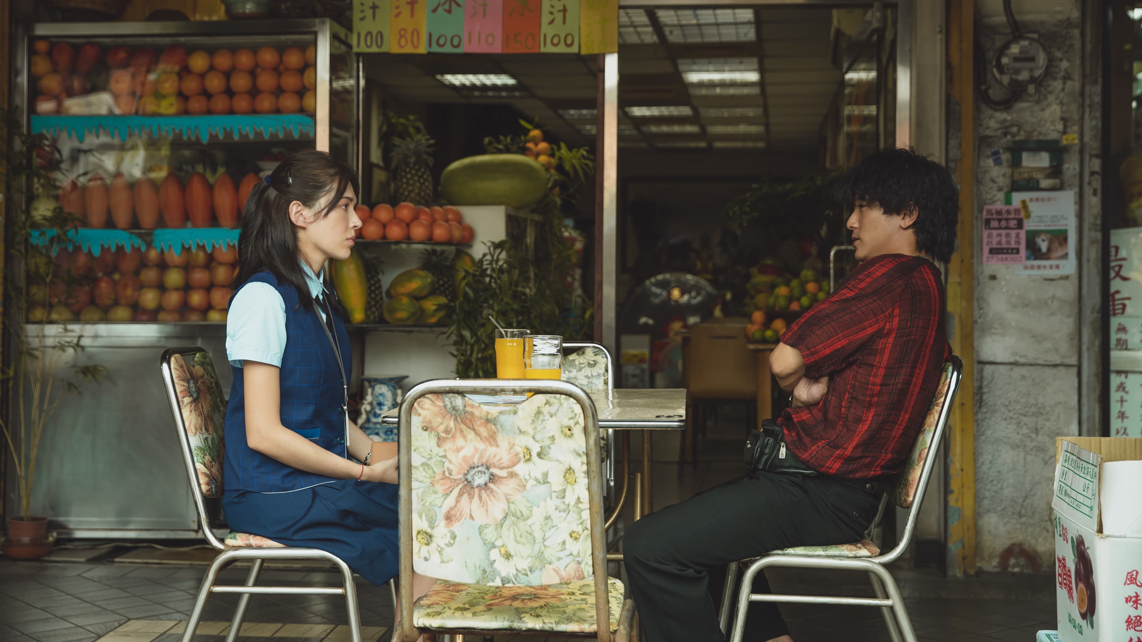 許瑋甯倒了邱澤滿頭果汁的地方位於萬華「龍來冰果室」。(金盞花大影業提供)