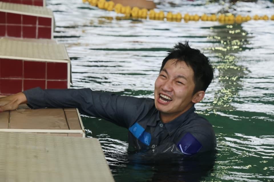 蔡昌憲從小被稱做小鋼炮,對於體力方面自認不輸小鮮肉。(翻攝自蔡昌憲臉書)
