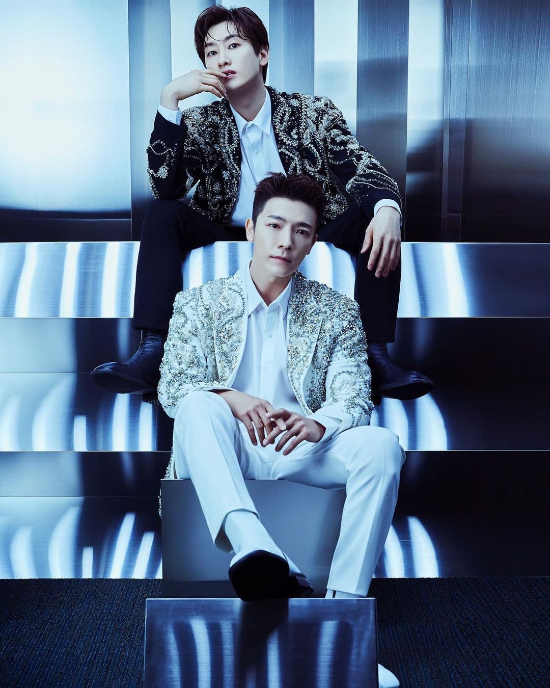 銀赫(後)與東海主持的《D&E Show》在本週四將恢復播出。(翻攝東海IG)