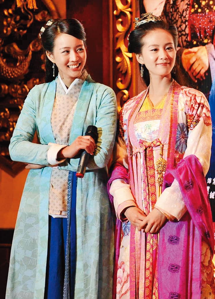 2010年張鈞甯(左)在對岸初演女一,劉詩詩(右)還為她演配角,不料劉詩詩的任性公主角色更受歡迎。(東方IC)