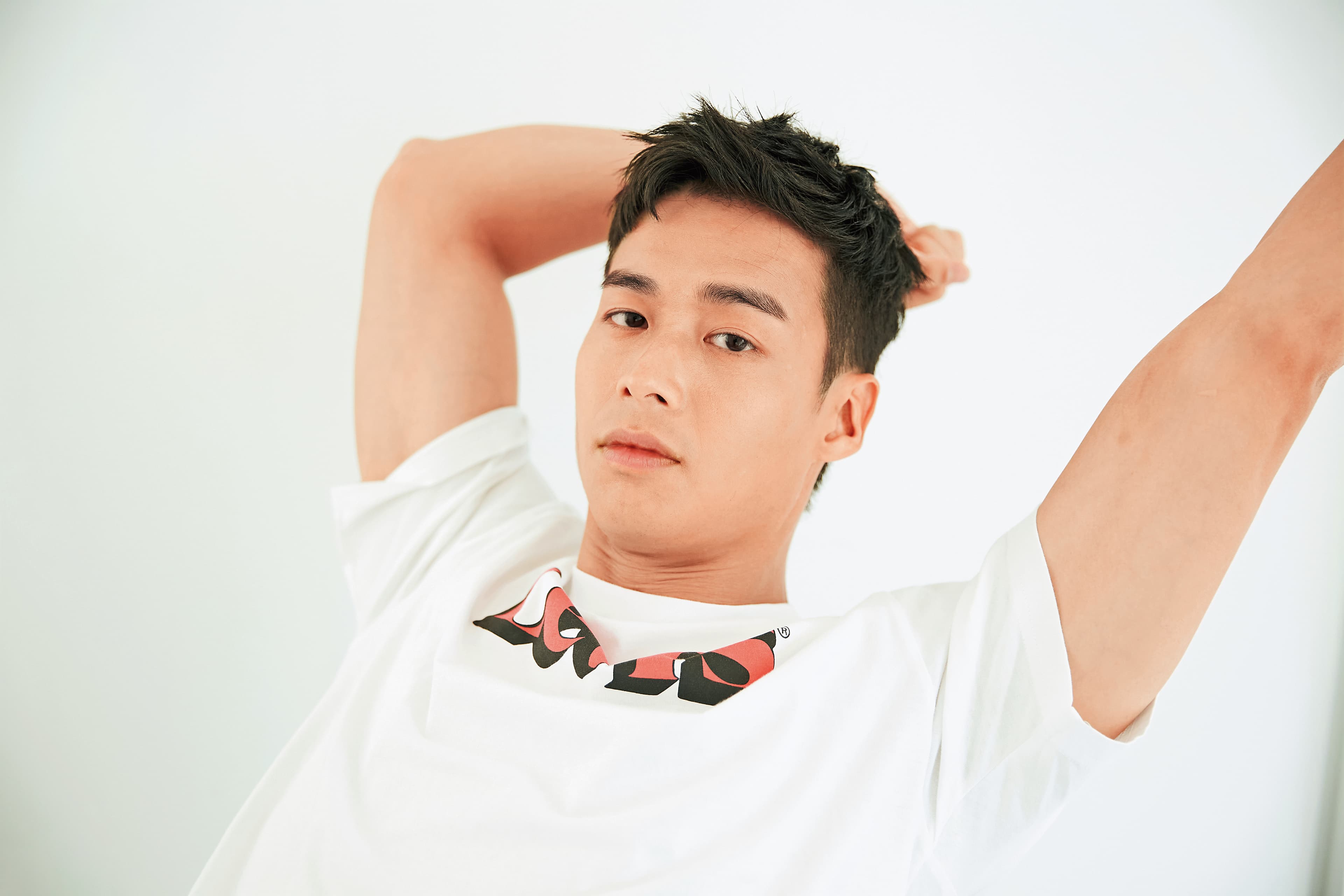 一直朝著演員之路努力,林敬倫最想接到男主角的演出。