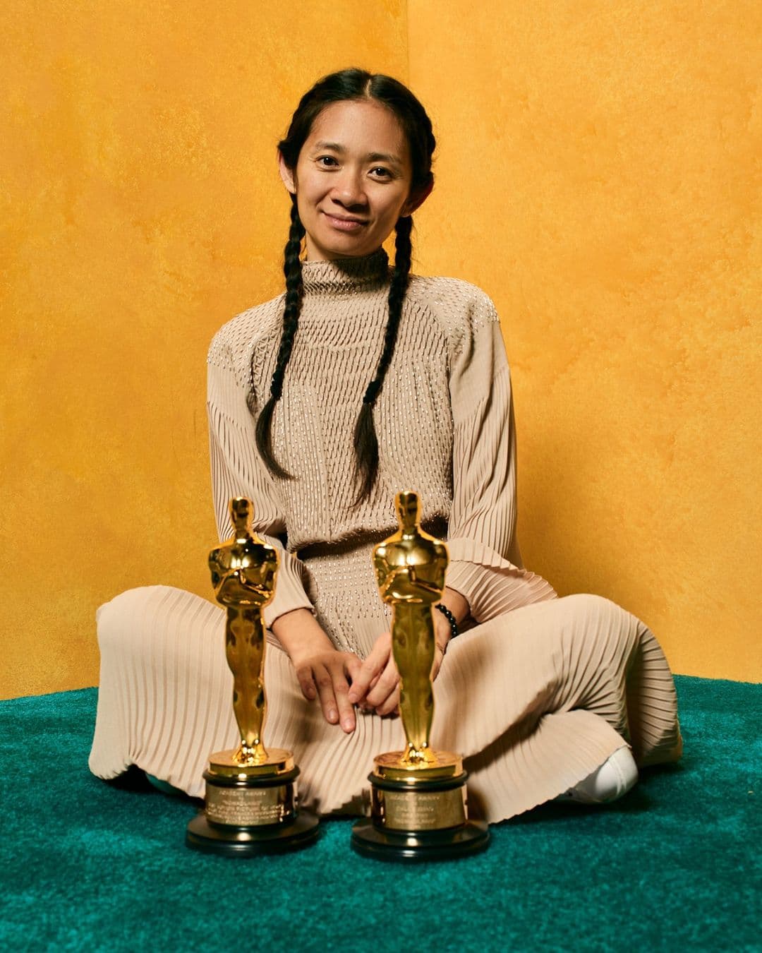 趙婷今年以《游牧人生》斬獲奧斯卡最佳導演、最佳劇情長片大獎。(翻攝The Academy IG)