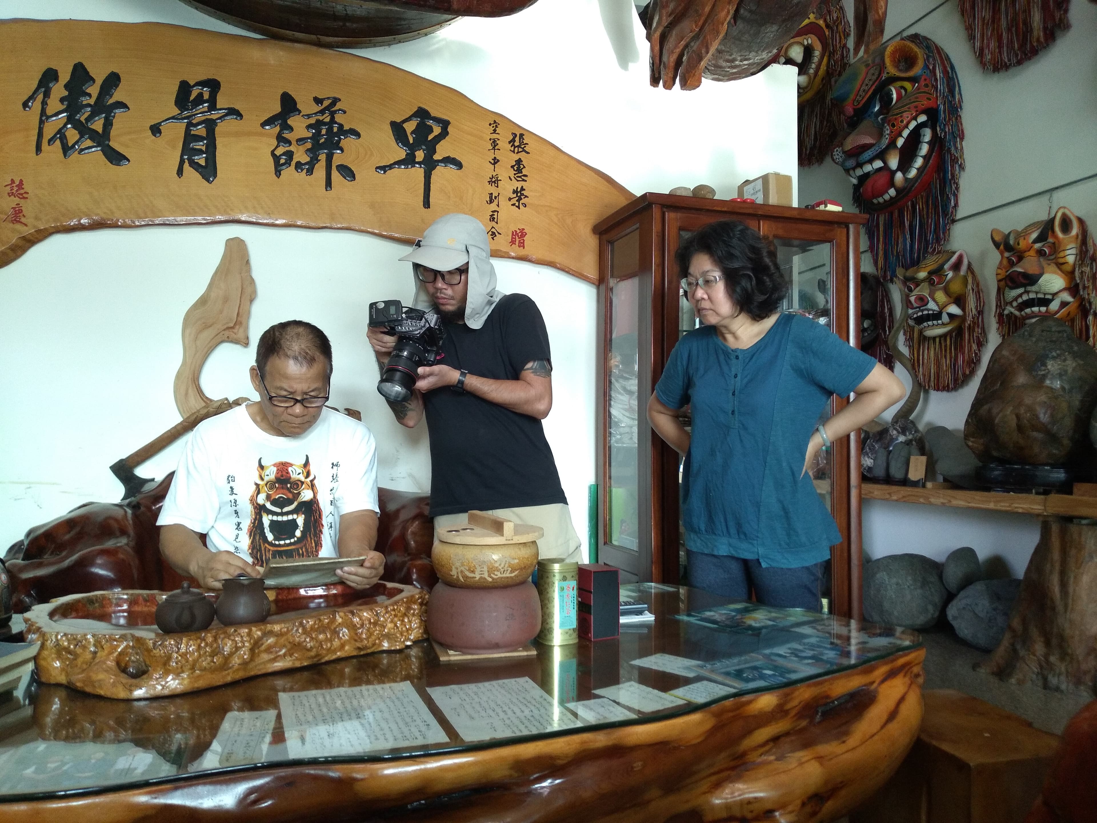 魏郁蓁（右）對於影片的品質要求很高，題材選擇也著重文化性和知識性。（魏郁蓁提供）