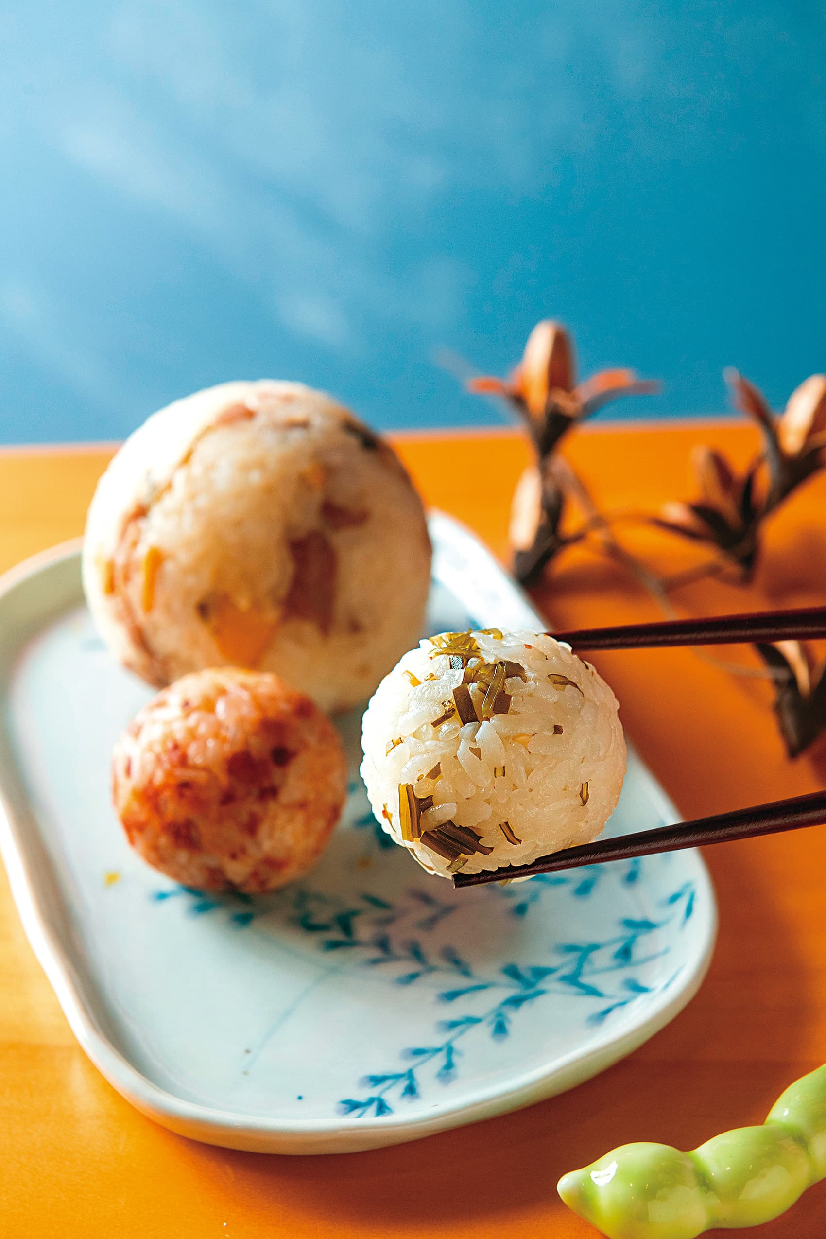 包含1大2小、口味不指定的「手作飯糰特別組合」,很受遊客歡迎。