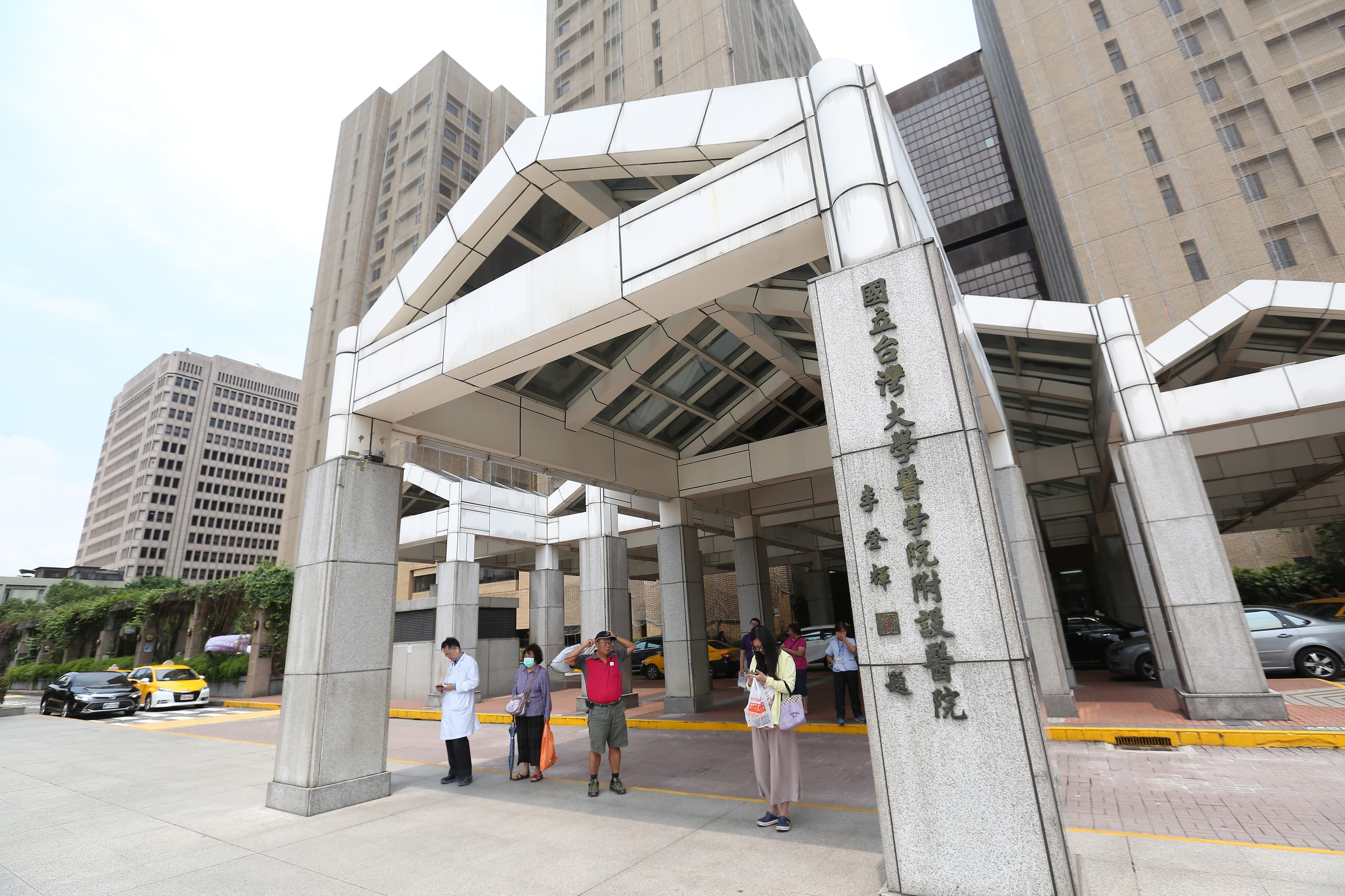 台大證實一名學生染疫，但與附設醫院染疫無關。（本刊資料照）