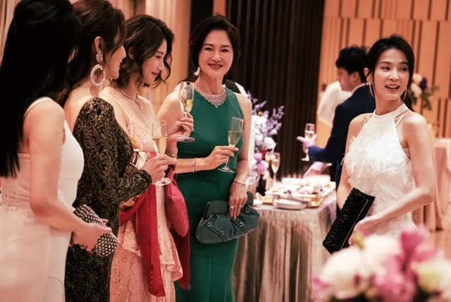 民視挑戰紙醉金迷的《日蝕遊戲》,梁佑南、李之勤、楚宣等人齊飆戲。將在本週日晚間10點播出。(民視提供)