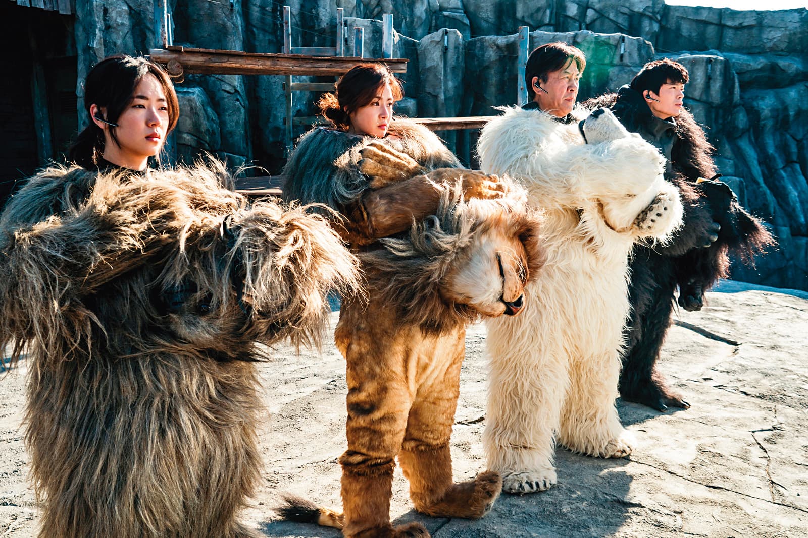 HUN執筆的《超"人"氣動物園》去年改編成真人版電影,在台票房突破3,200萬元。