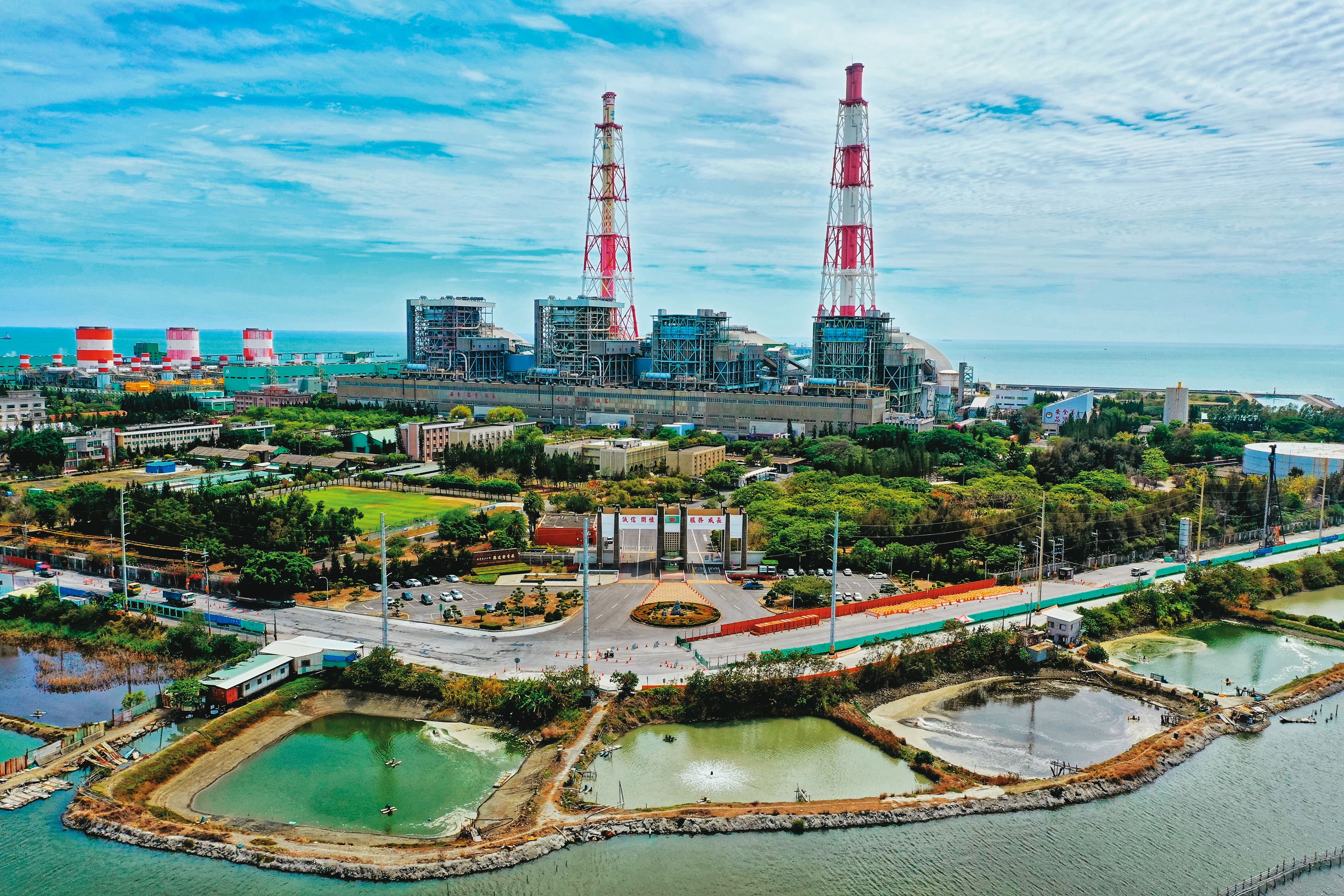 近日缺電、缺水消息頻傳,市場充滿不確定性。