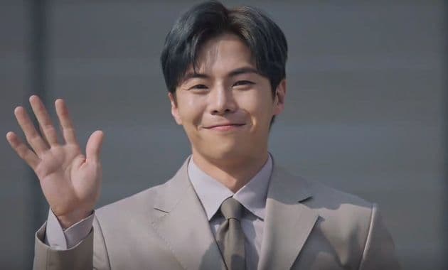 朴殷碩飾演的羅根李在第二季結局生死未卜,是否能出現在第三季引發觀眾關注。(翻攝自SBS畫面)