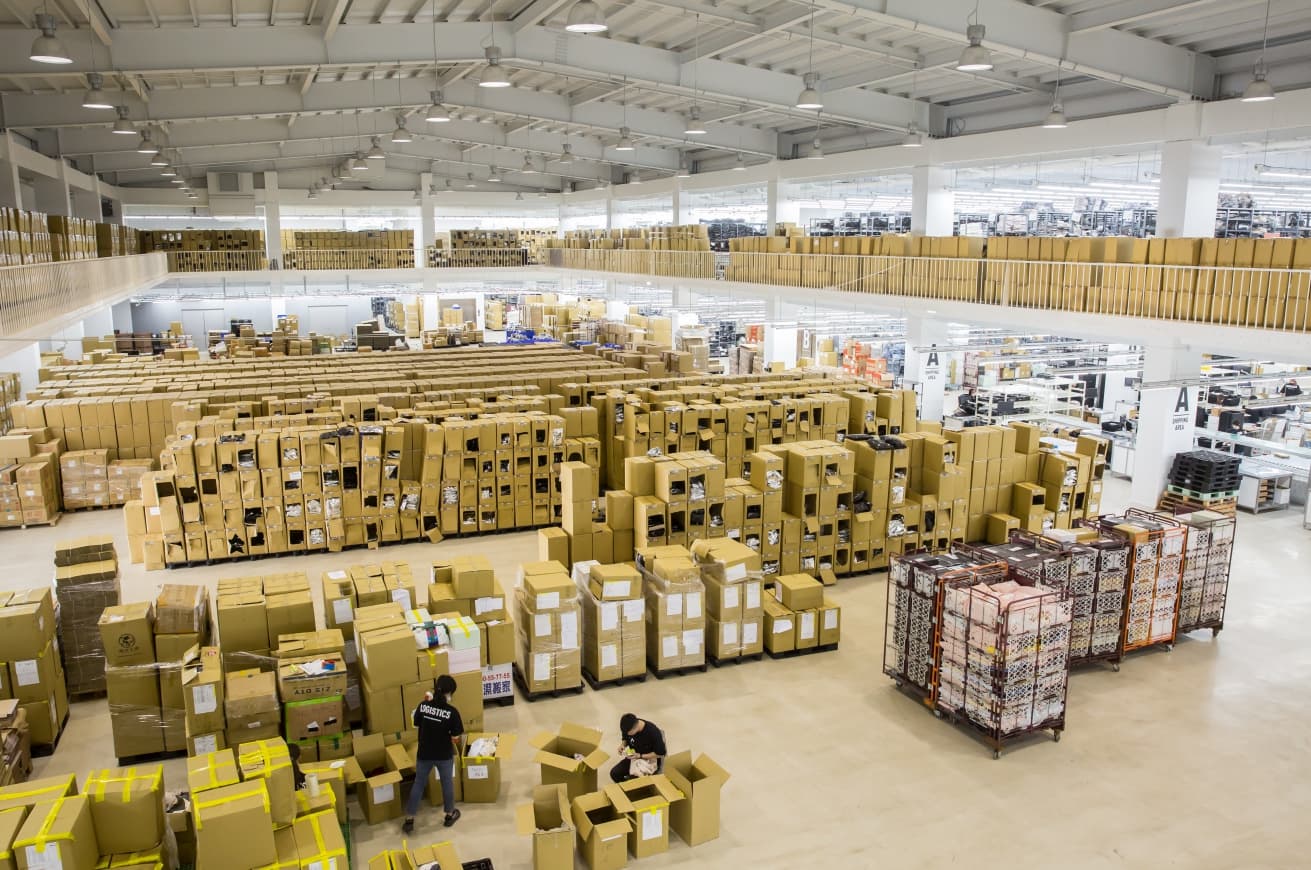 蘇澳總部為物流倉儲基地,旗下近20個品牌都在此發往全球,單日出貨逾2萬件。