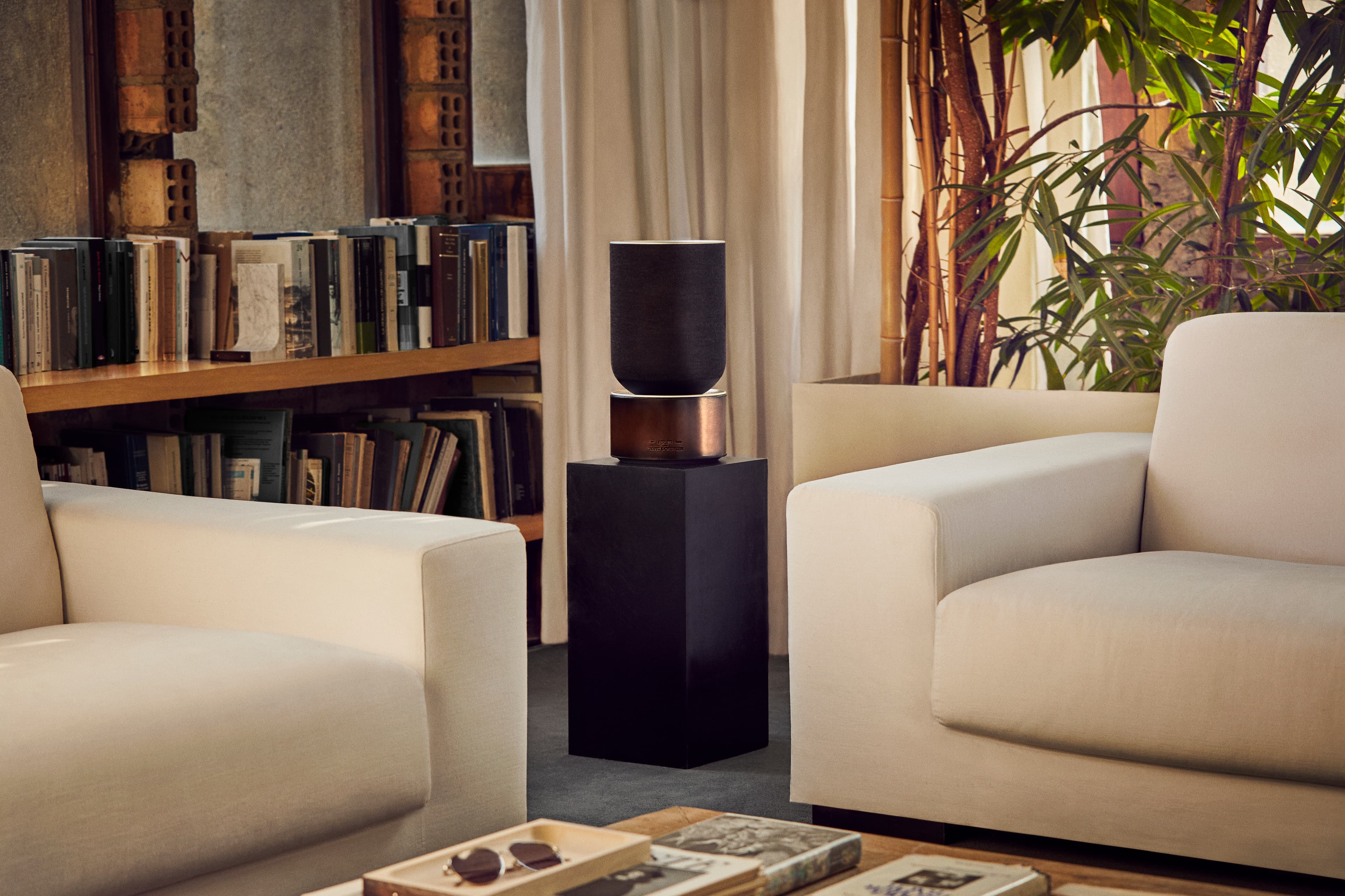 Berluti x Bang & Olufsen合作限量款Beosound Balance無線家居喇叭。NT$124,900(Berluti提供)