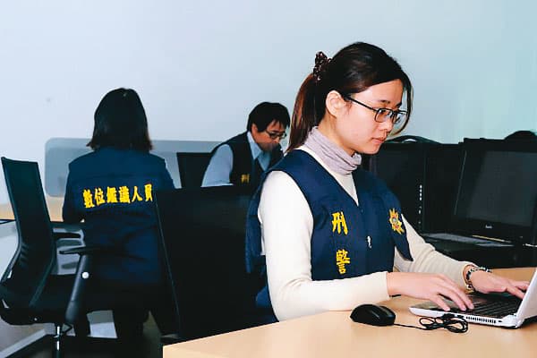 為打擊假訊息,刑事警察局成立「假訊息查處小組」追查IP來源。(翻攝畫面)