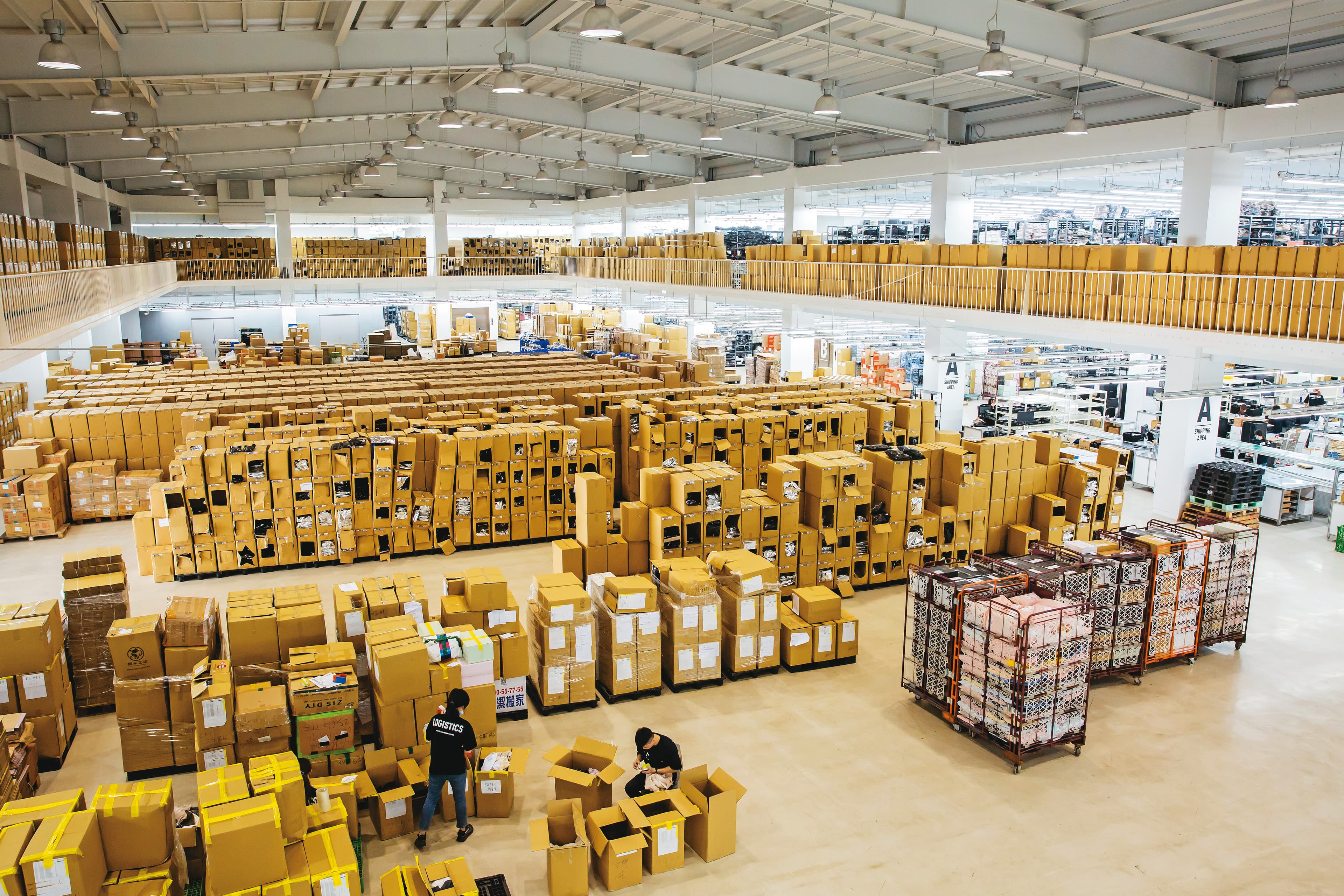 蘇澳總部為物流倉儲基地,旗下近20個品牌都在此發往全球,單日出貨逾2萬件。