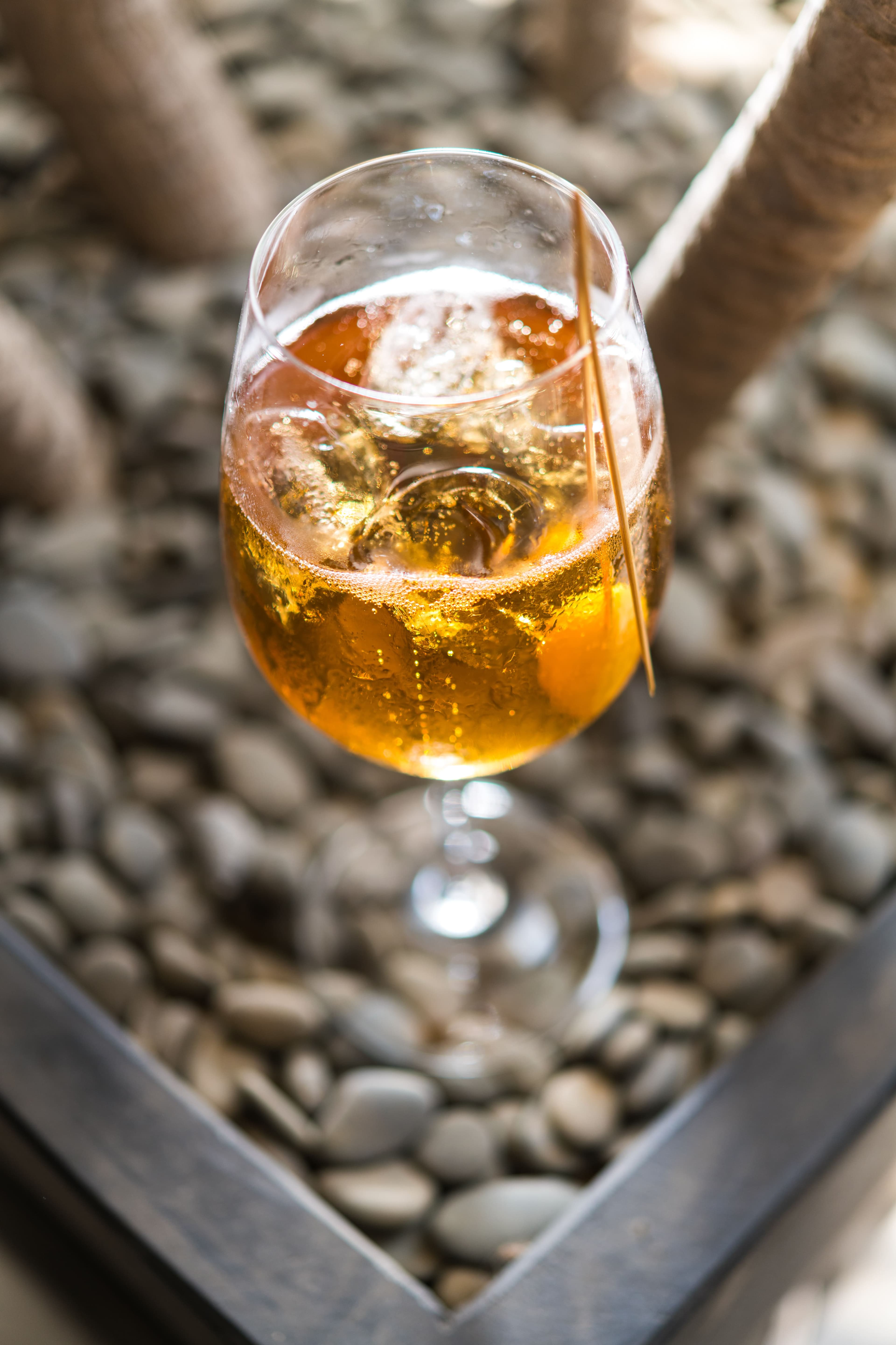 不同於常見梅酒套氣泡水,加了葡萄酒醋的「梅酒嗨啵」在口中多了一 層質感。(70元/杯)