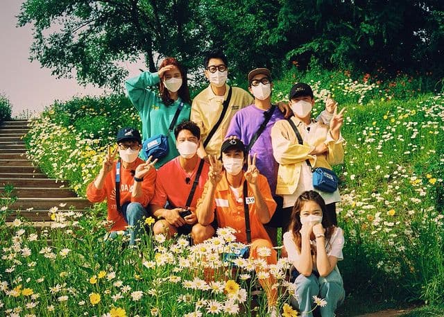 宋智孝在IG晒出《Running Man》成員合照,表達不捨。(翻攝自宋智孝IG)