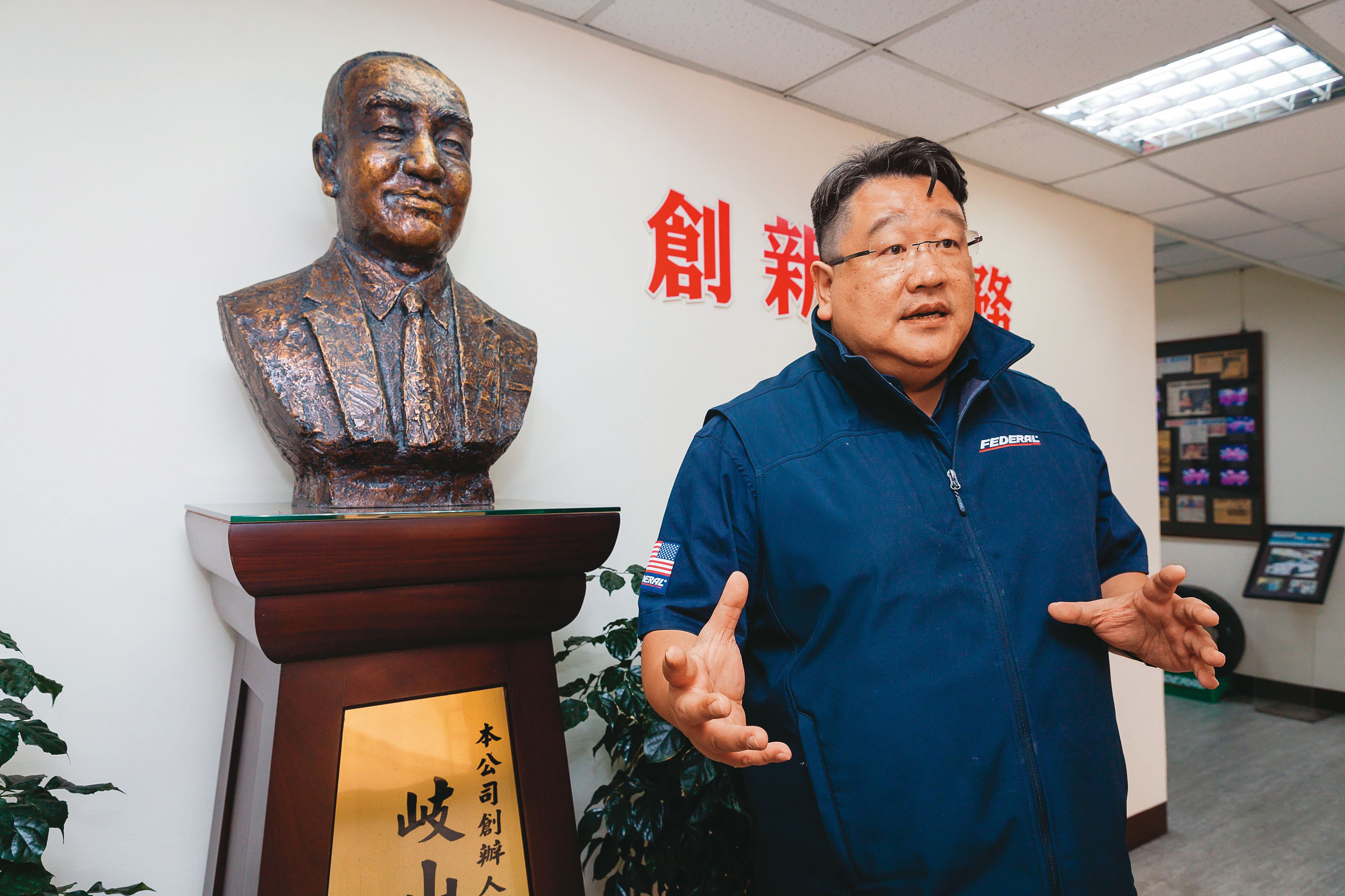 馬述健為了抵抗南港輪胎入主,除了辦私募增資稀釋對方股權,甚至釜底抽薪要處分土地。