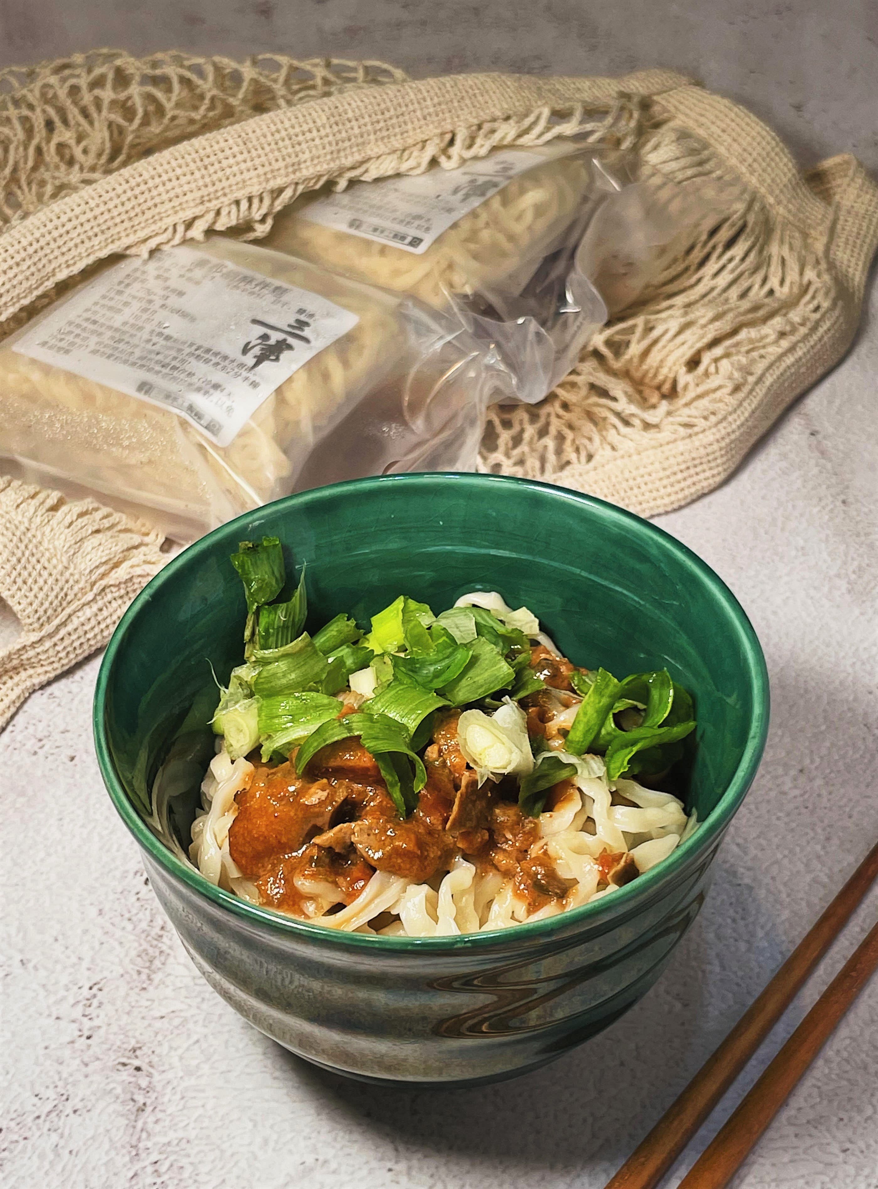 疫情期間也推出冷凍宅配包,價格佛心美味不減。(依口味60~65元/包,廖柏昀攝)