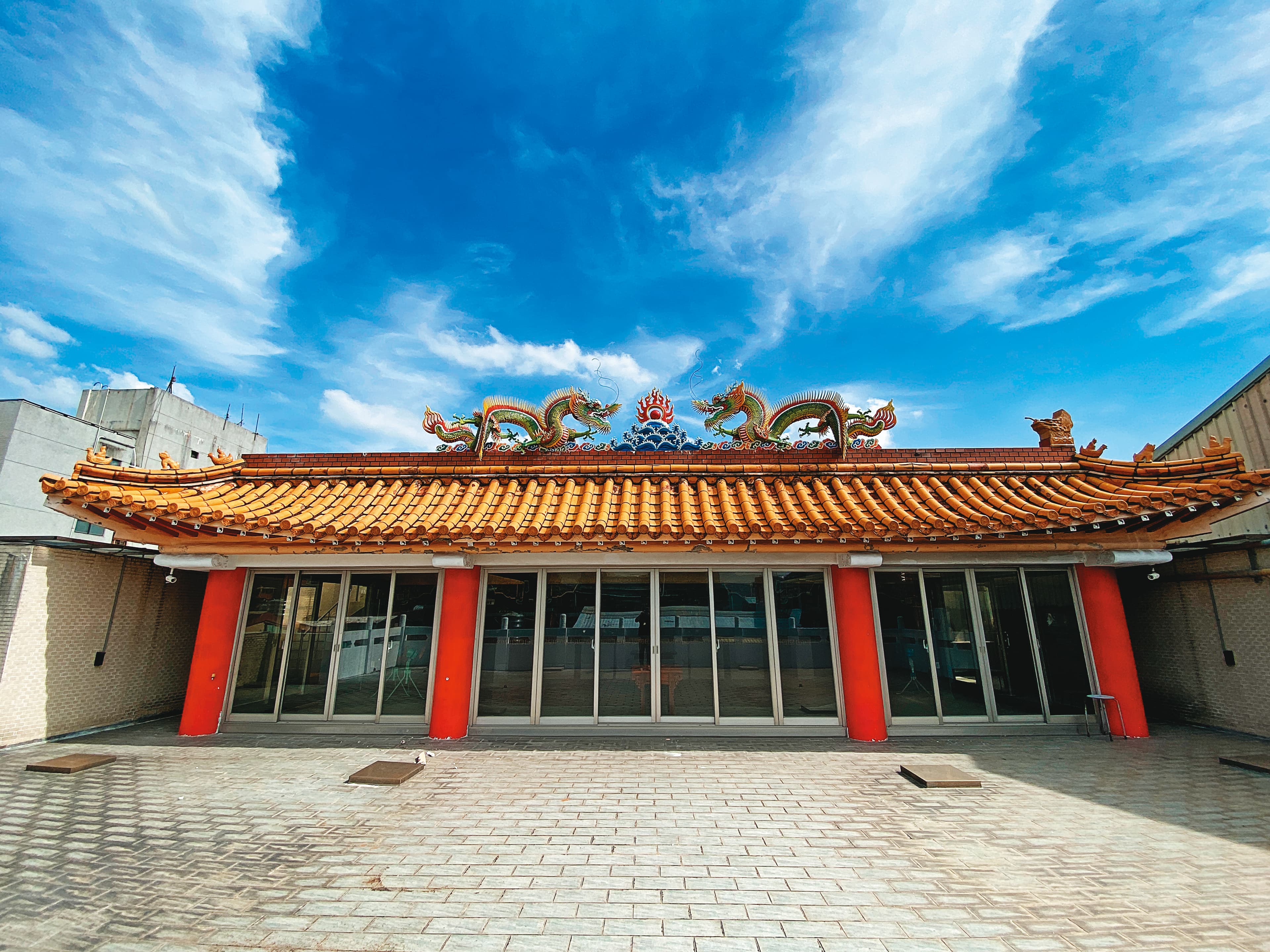 台北市龍江路的九龍宮（圖）屋頂仿松山奉天宮外觀興建，完工近40年。