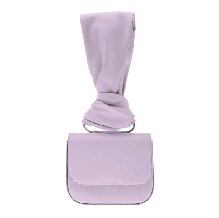 簡約手腕包NT$1,590 CHARLES & KEITH。（CHARLES & KEITH提供）