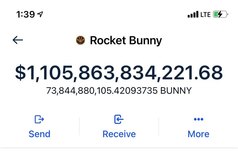 美國男子花了20美元(約新台幣558元)投資加密貨幣Rocket Bunny,沒想到一覺醒來後虛擬錢包裡就出現783億Rocket Bunny幣。(翻攝Chris Williamson推特)