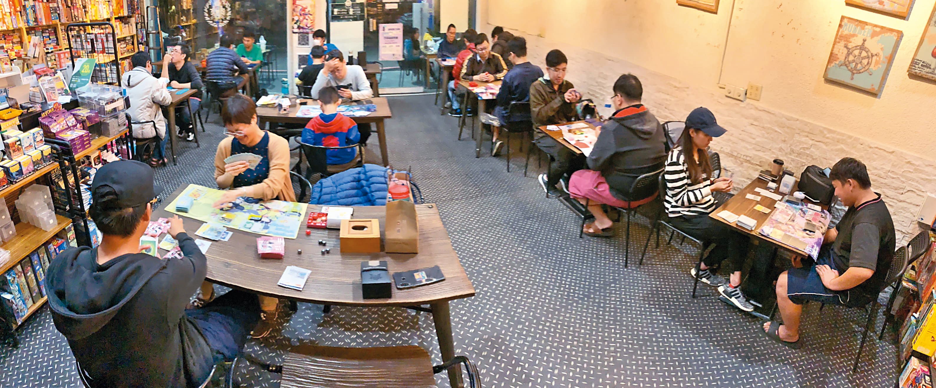 龐奇桌遊是南台灣知名桌遊店,疫情未爆發前,店內往往座無虛席。(龐奇桌遊提供)