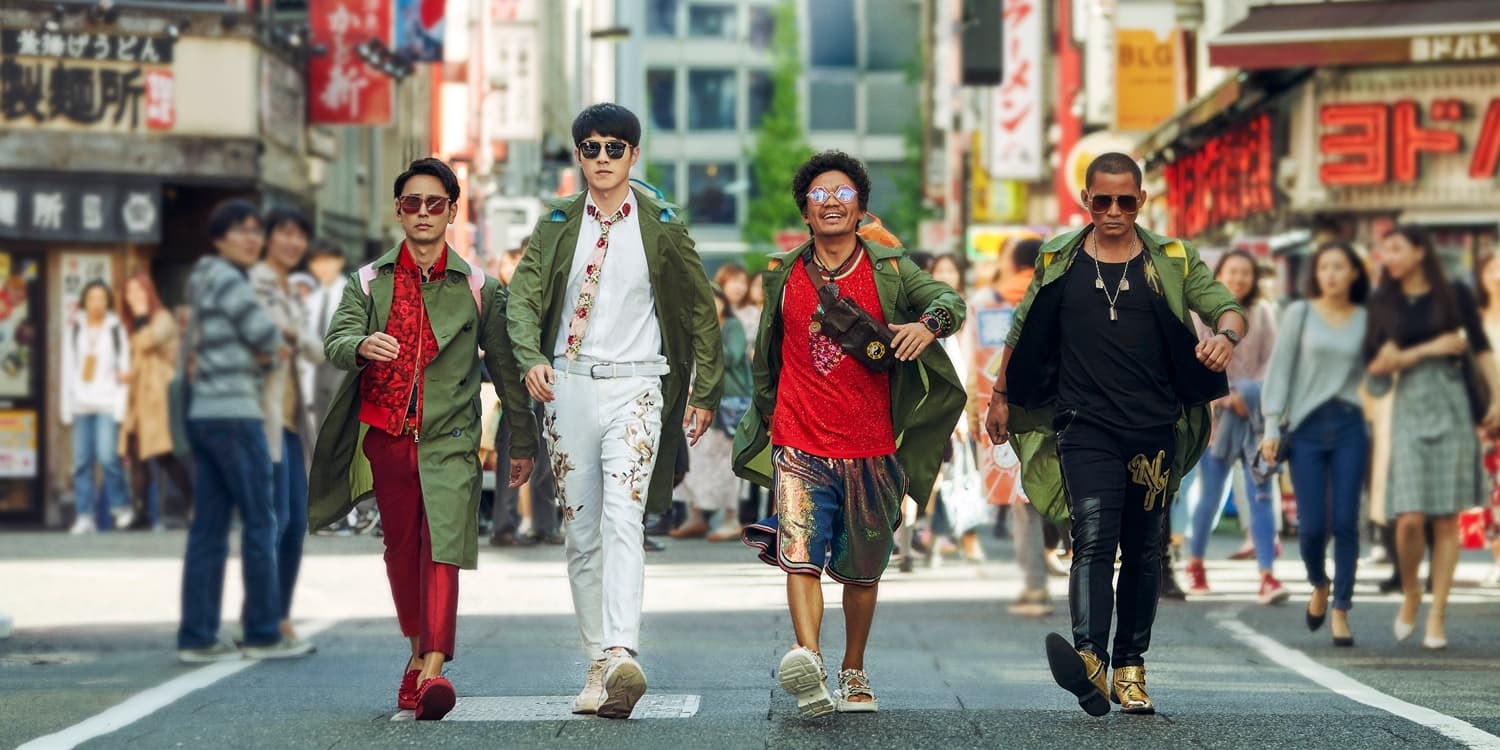 妻夫木聰(左)參與演出的中國電影《唐人街探案3》中也有澀谷街頭的戲,同樣是借用足利SCRAMBLE CITY STUDIO拍攝。(車庫娛樂提供)