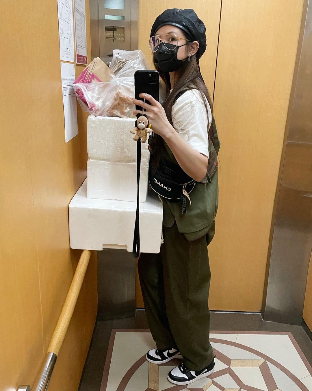 李千那特地開賓士車南下取餐外送，網友還勸她「油耗太高要賺啥」。（翻攝自李千那IG）