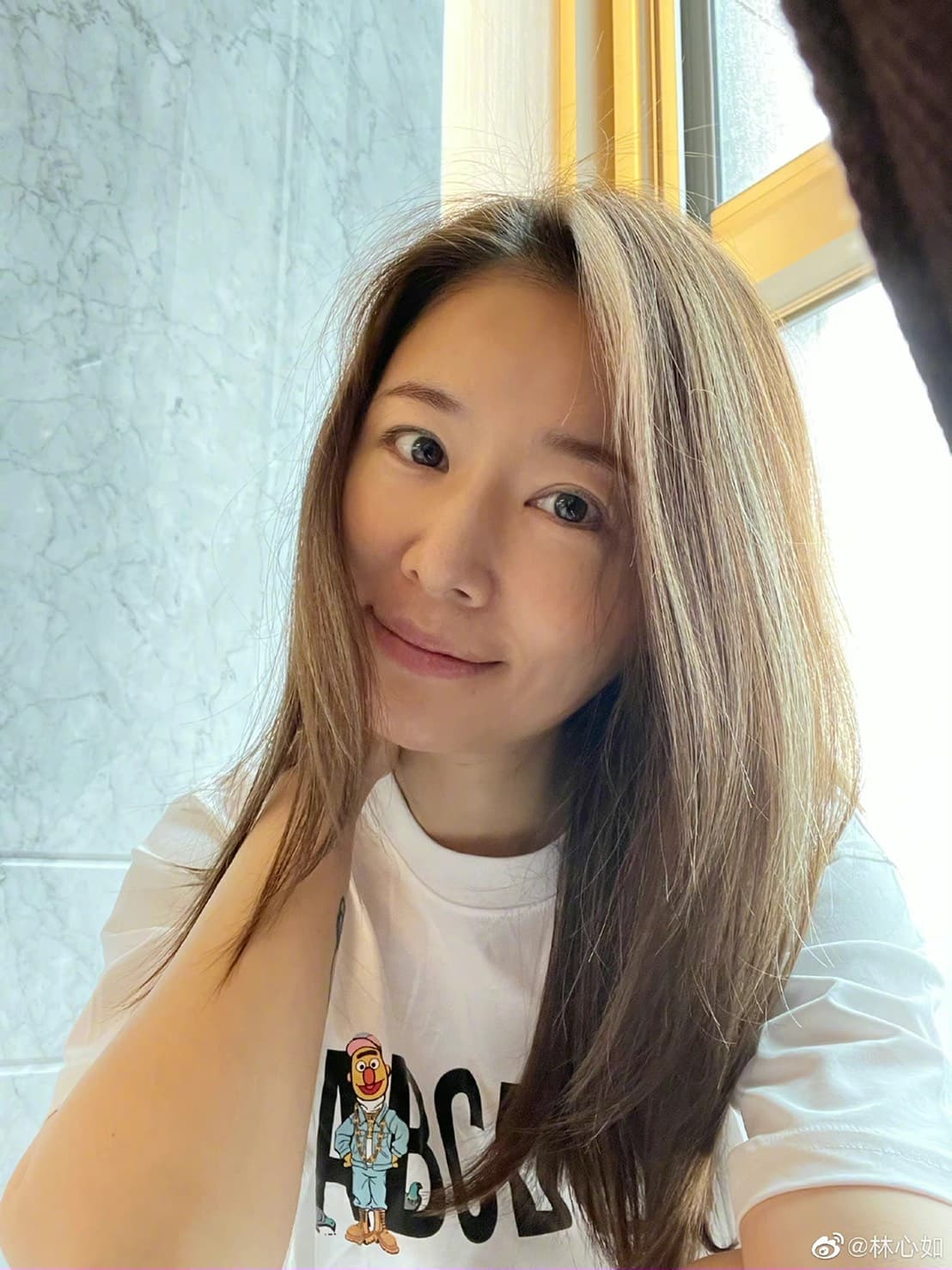 林心如2017年產後不到2個月,就迅速恢復身材。(翻攝自林心如微博)