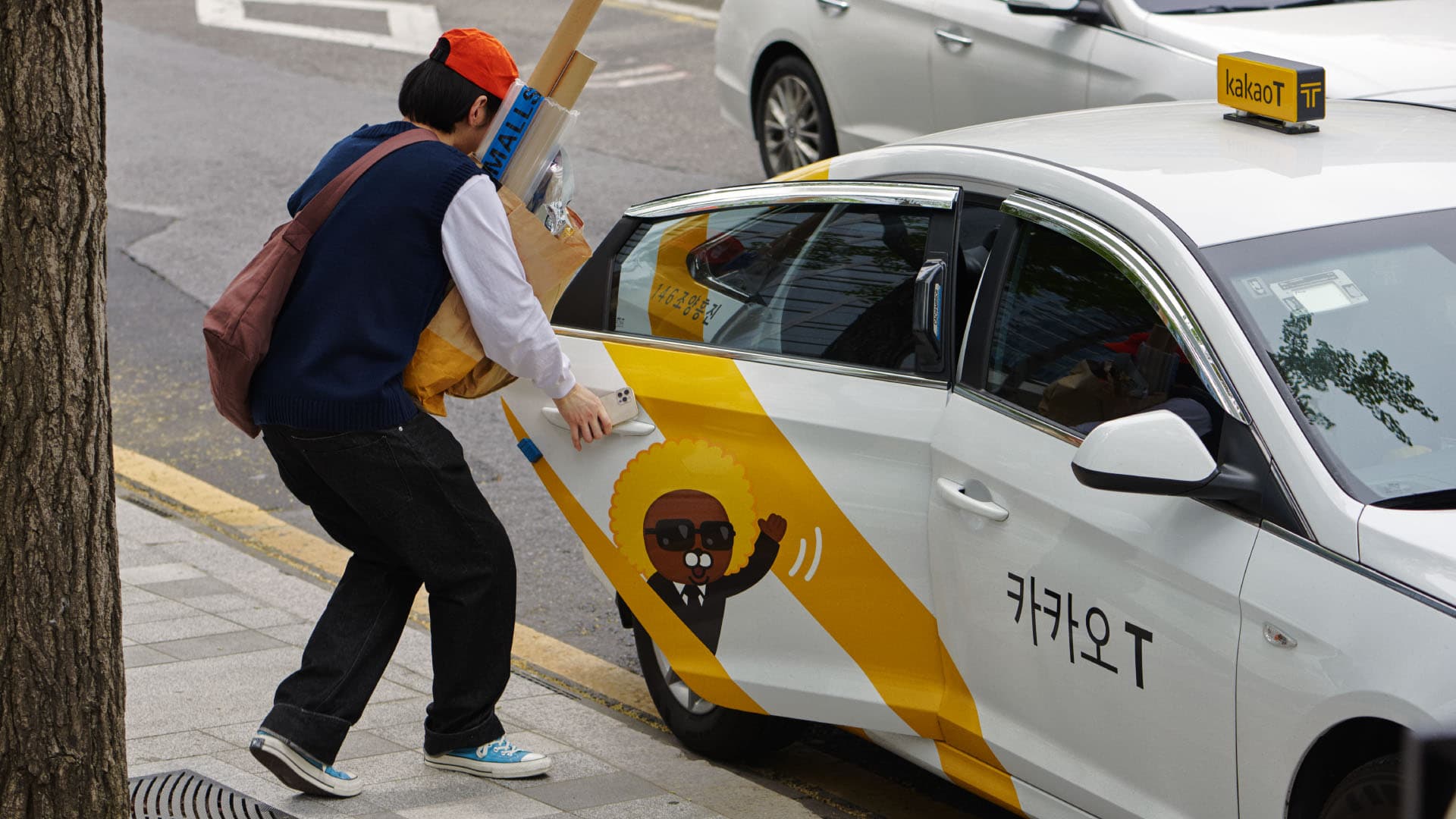 Kakao推出的叫車服務「Kakao T」,是韓國最大的叫車App。(翻攝kakaocorp.com)