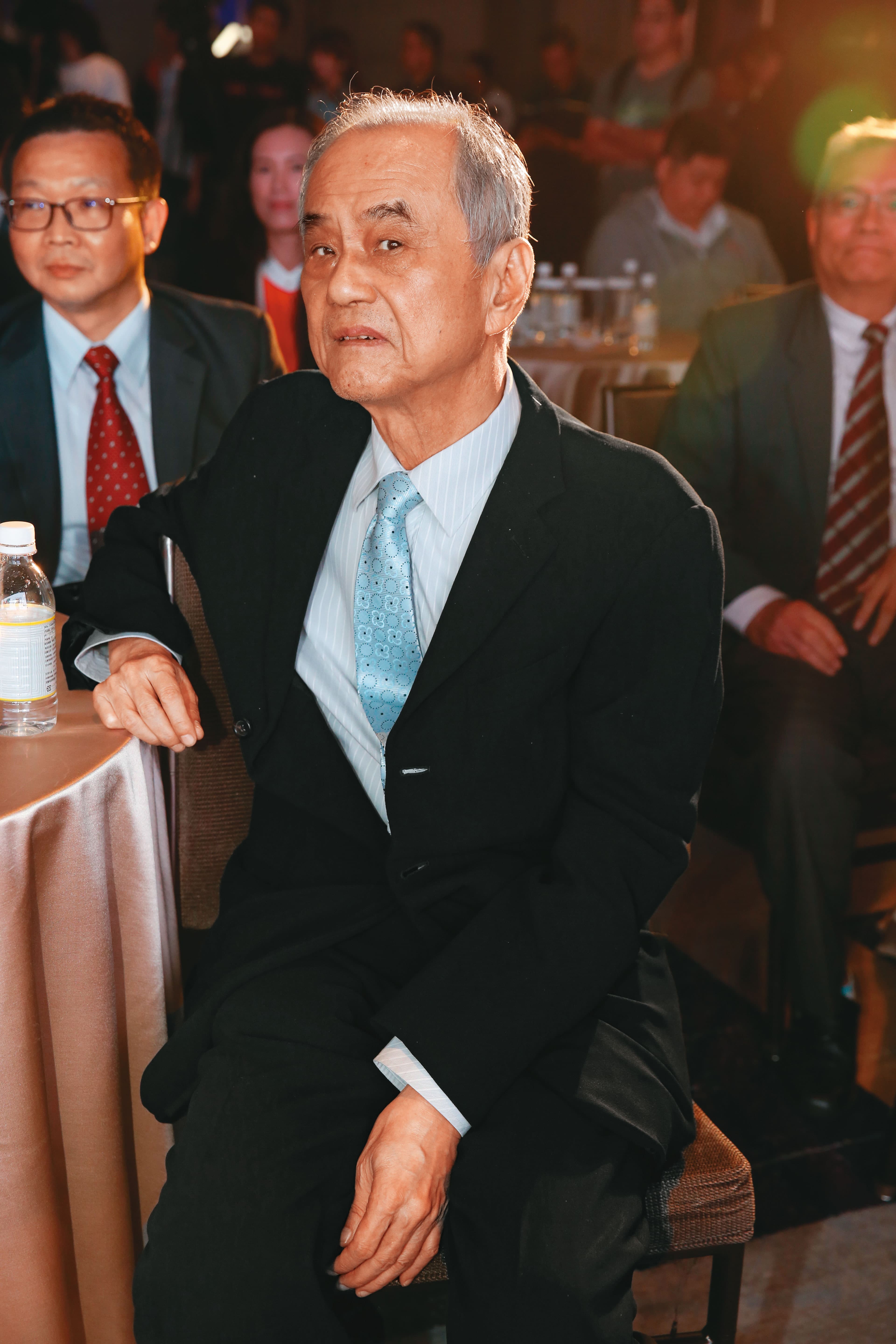 京元電原是昱冠資訊的客戶,京元電董座李金恭也是投資昱冠的受害人之一。