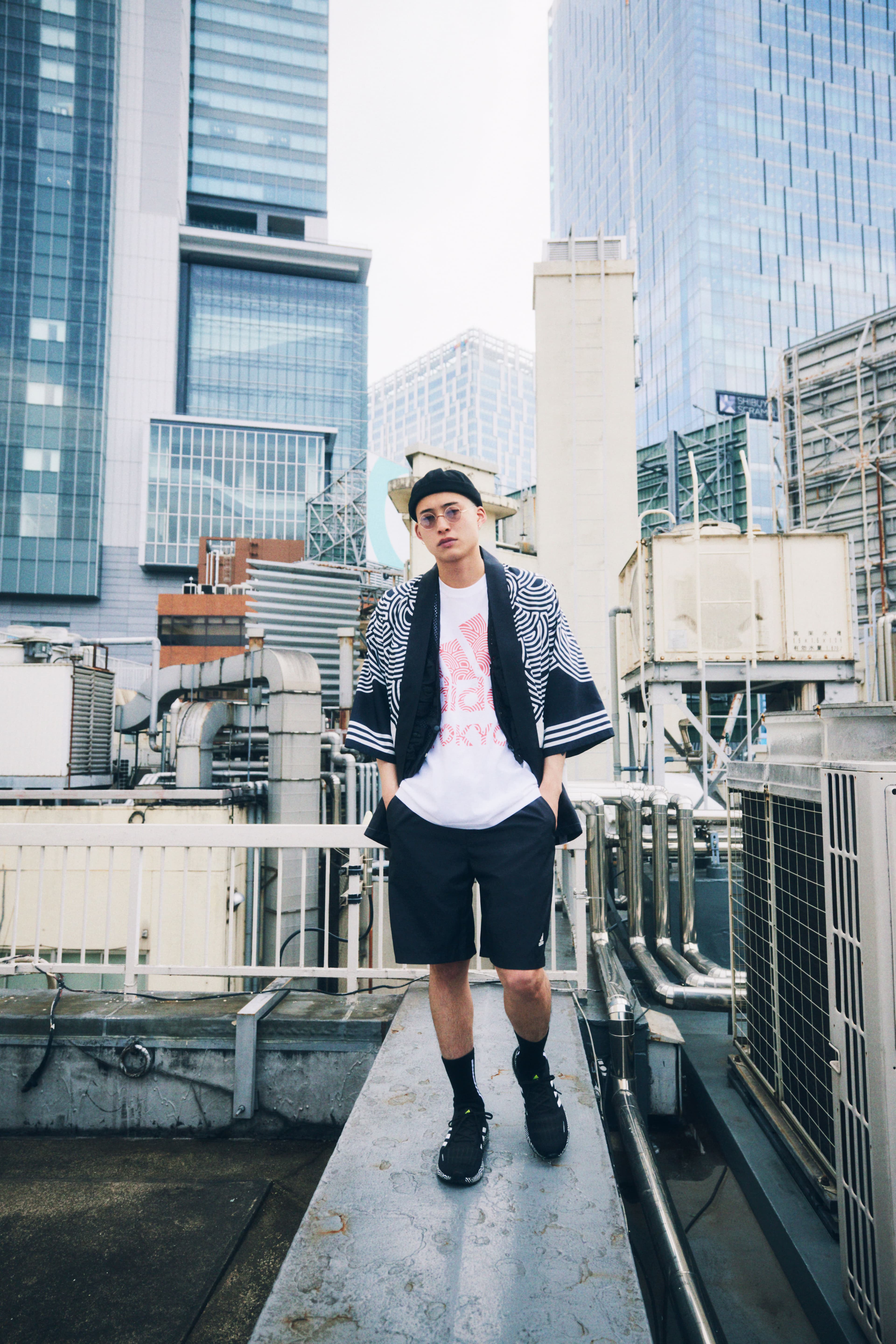 高橋理子與adidas初次問世的法被外套,散發她個人獨到的日本特色。(adidas提供)